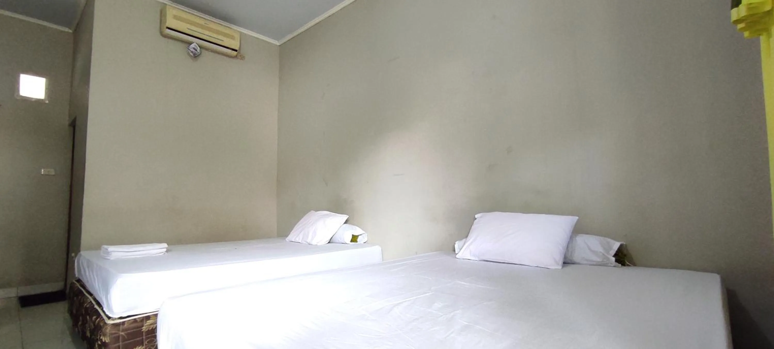 Bedroom, Bed in OYO 93051 Wisma Syariah Buloe Near Lapangan Abubakar Lambogo Batili Enrekang