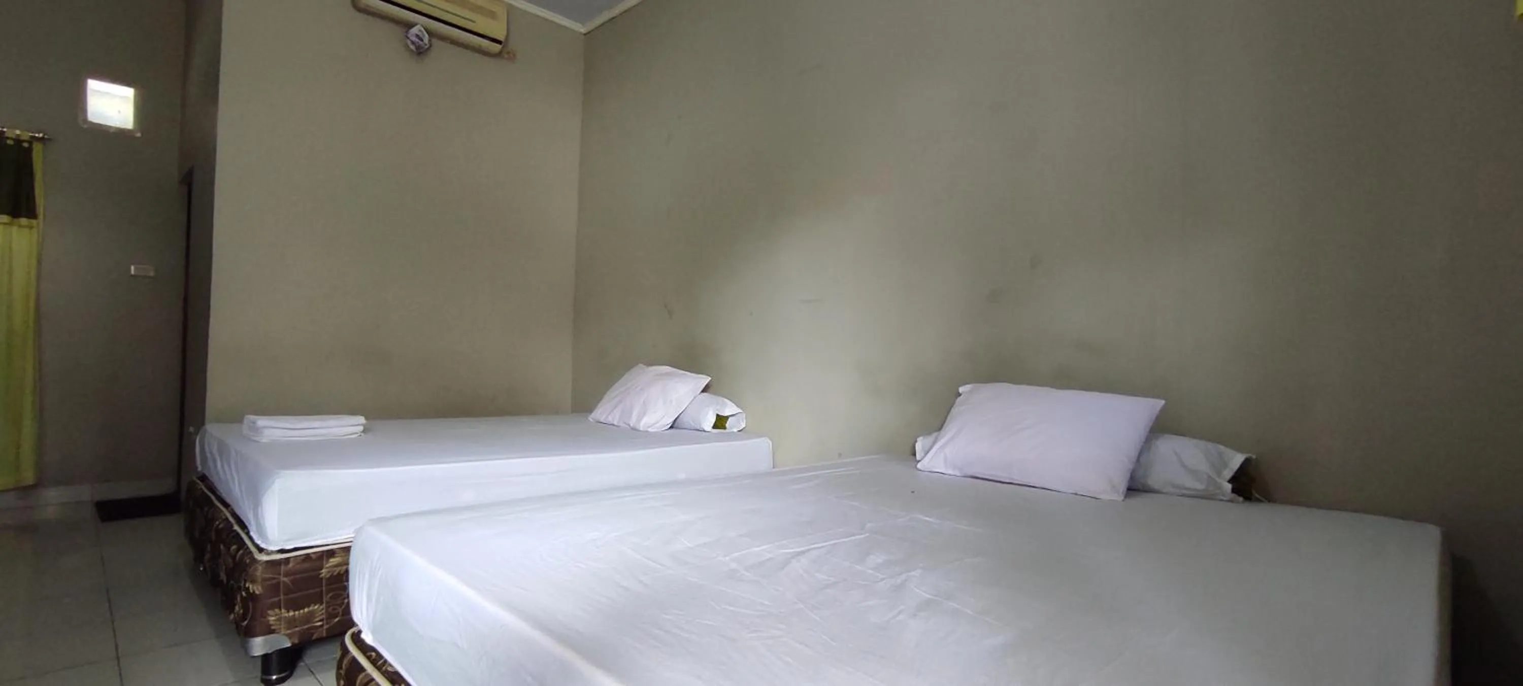 Bedroom, Bed in OYO 93051 Wisma Syariah Buloe Near Lapangan Abubakar Lambogo Batili Enrekang