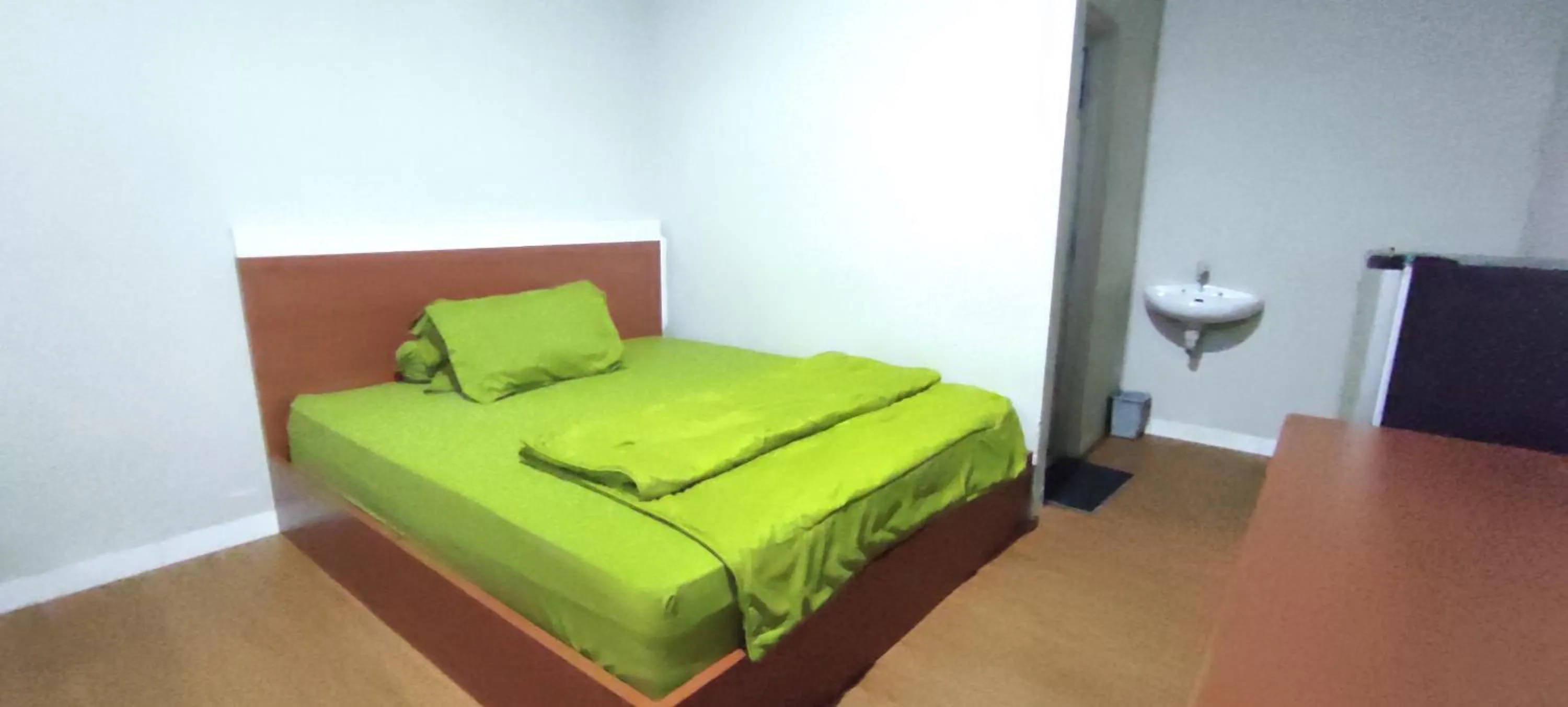 Bedroom, Bed in OYO 93051 Wisma Syariah Buloe Near Lapangan Abubakar Lambogo Batili Enrekang