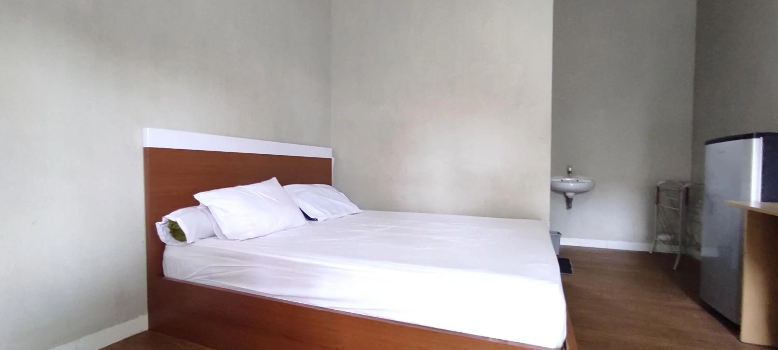 Bedroom, Bed in OYO 93051 Wisma Syariah Buloe Near Lapangan Abubakar Lambogo Batili Enrekang