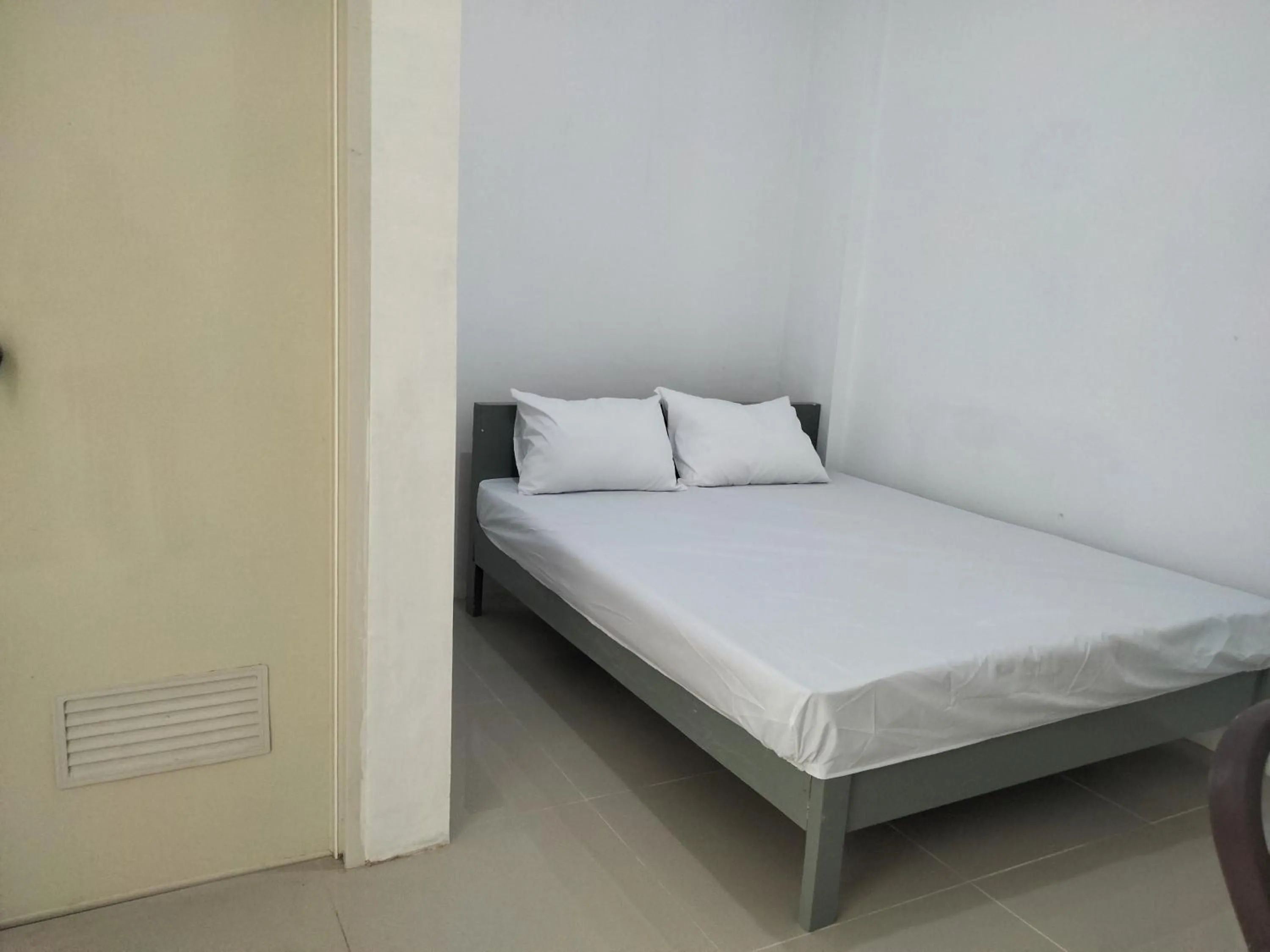 Bedroom, Bed in OYO Life 93054 Th Residence 135 Syariah