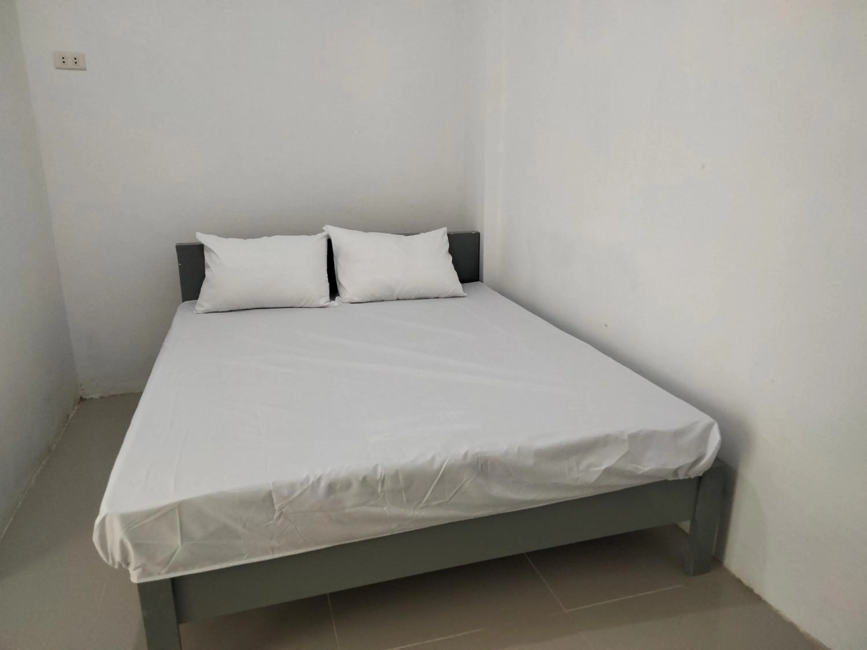 Bedroom, Bed in OYO Life 93054 Th Residence 135 Syariah