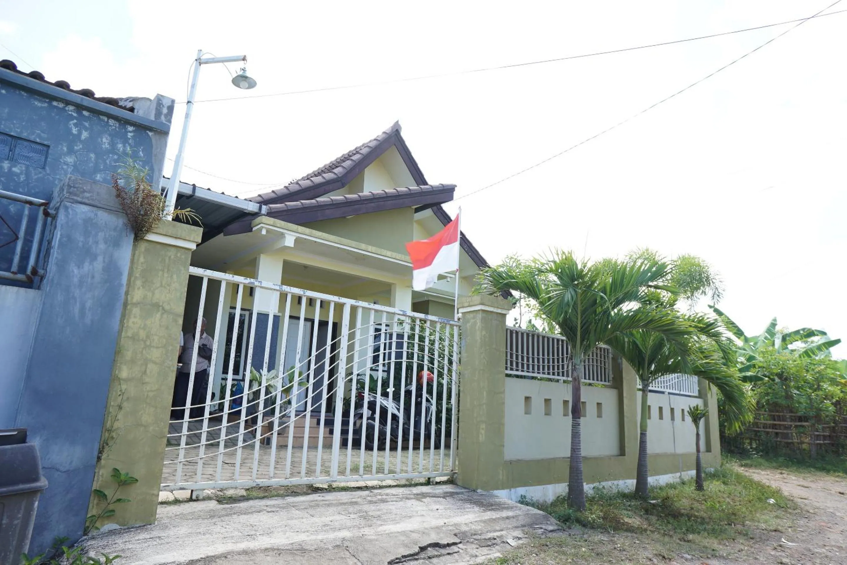 Facade/entrance in Hotel O Kost Amantu