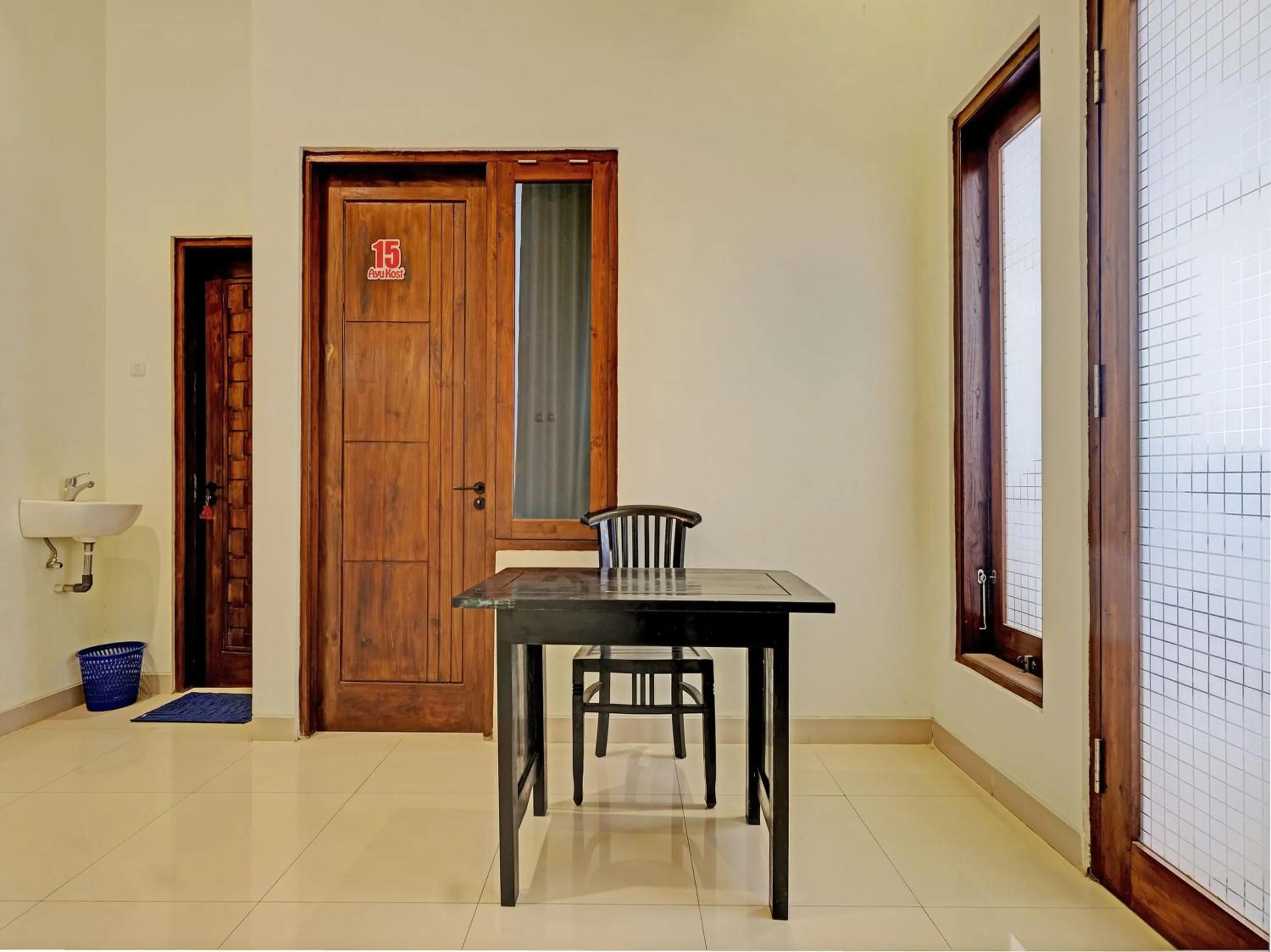 Lobby or reception in OYO Life 92935 Ayu Kost Eksklusif