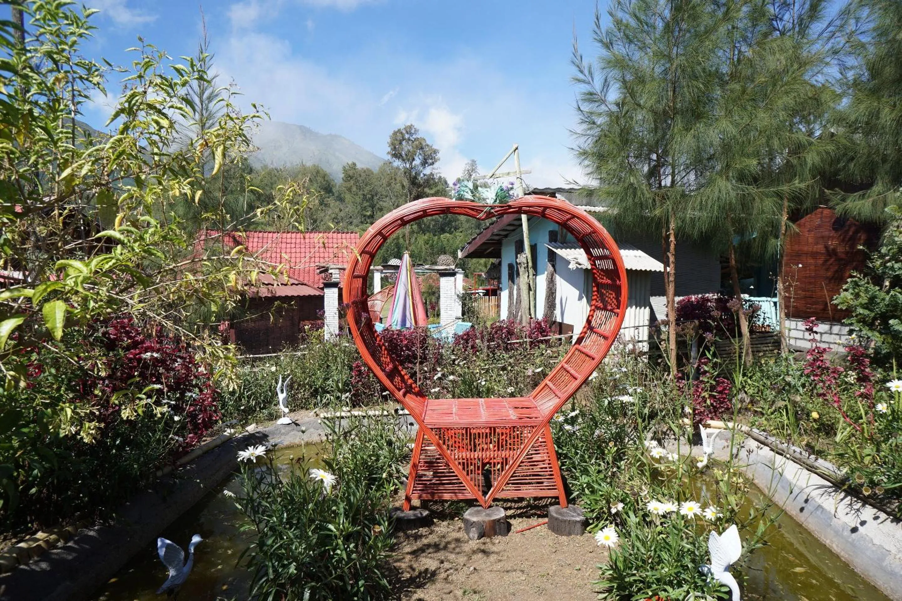 Lobby or reception in Collection O 93000 Karona Berg Homestay & Cafe