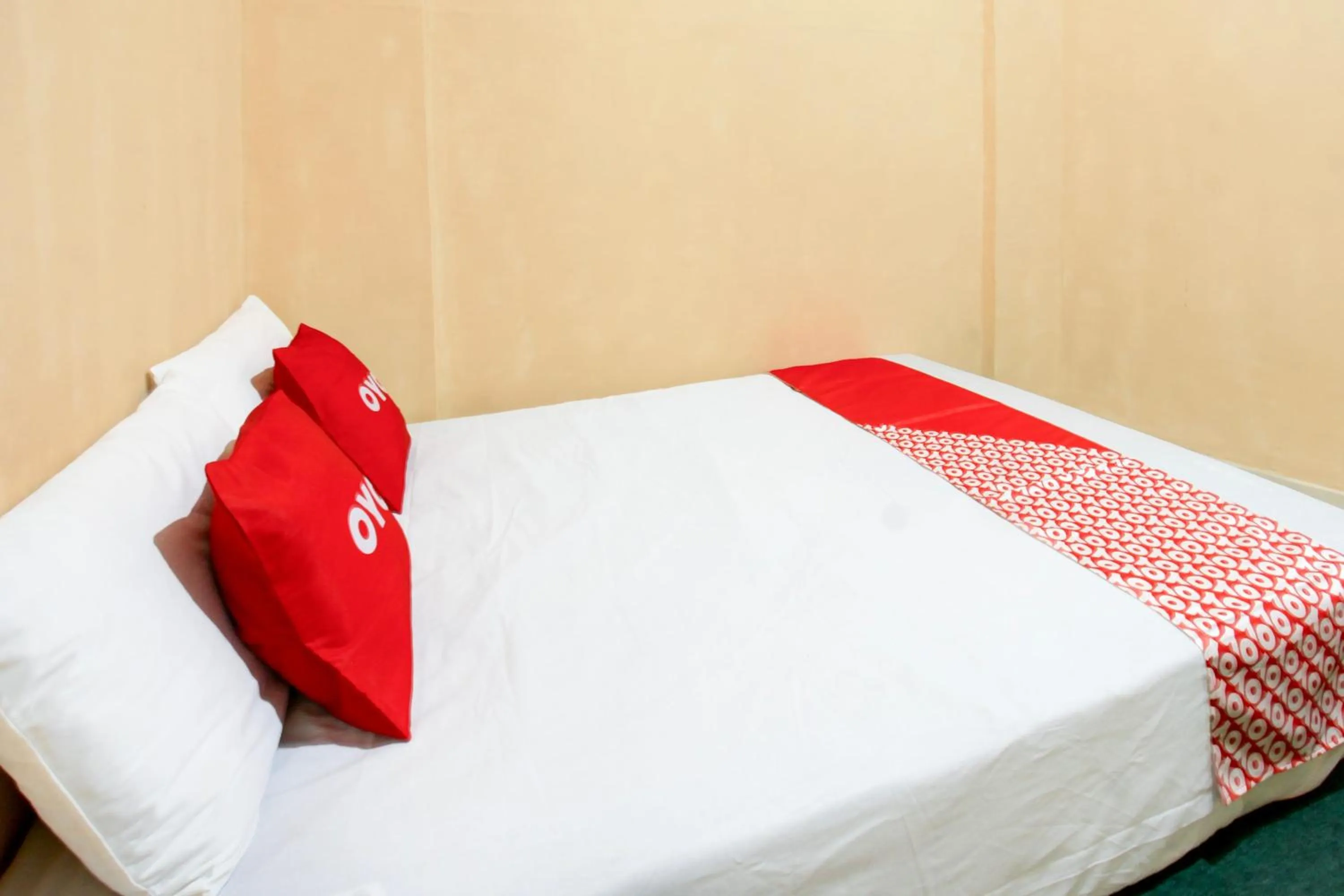 Bedroom, Bed in Hotel O Kost Gayus