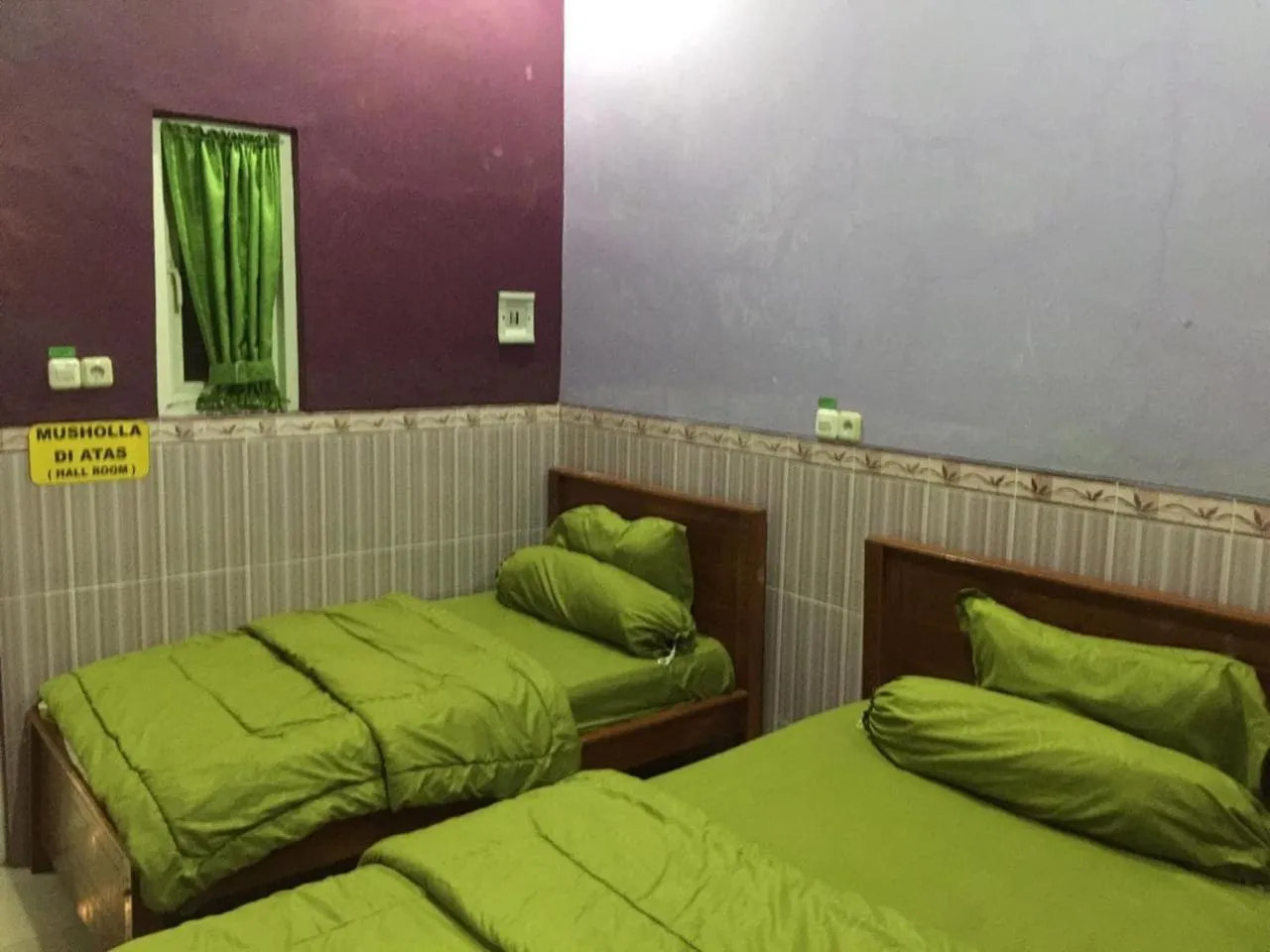 Bedroom, Bed in OYO Life 93055 Fathin Hotel