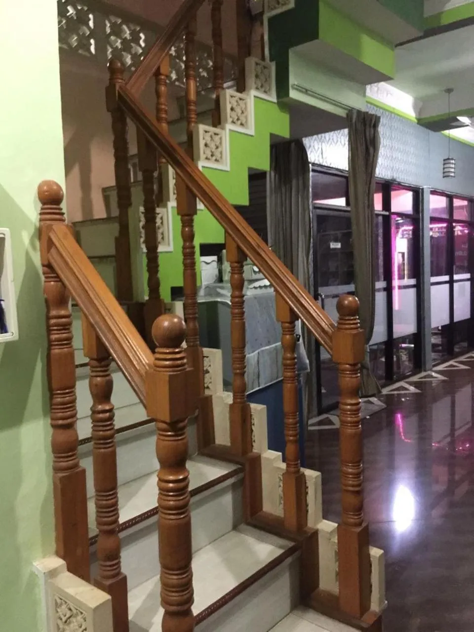 Lobby or reception in OYO Life 93055 Fathin Hotel