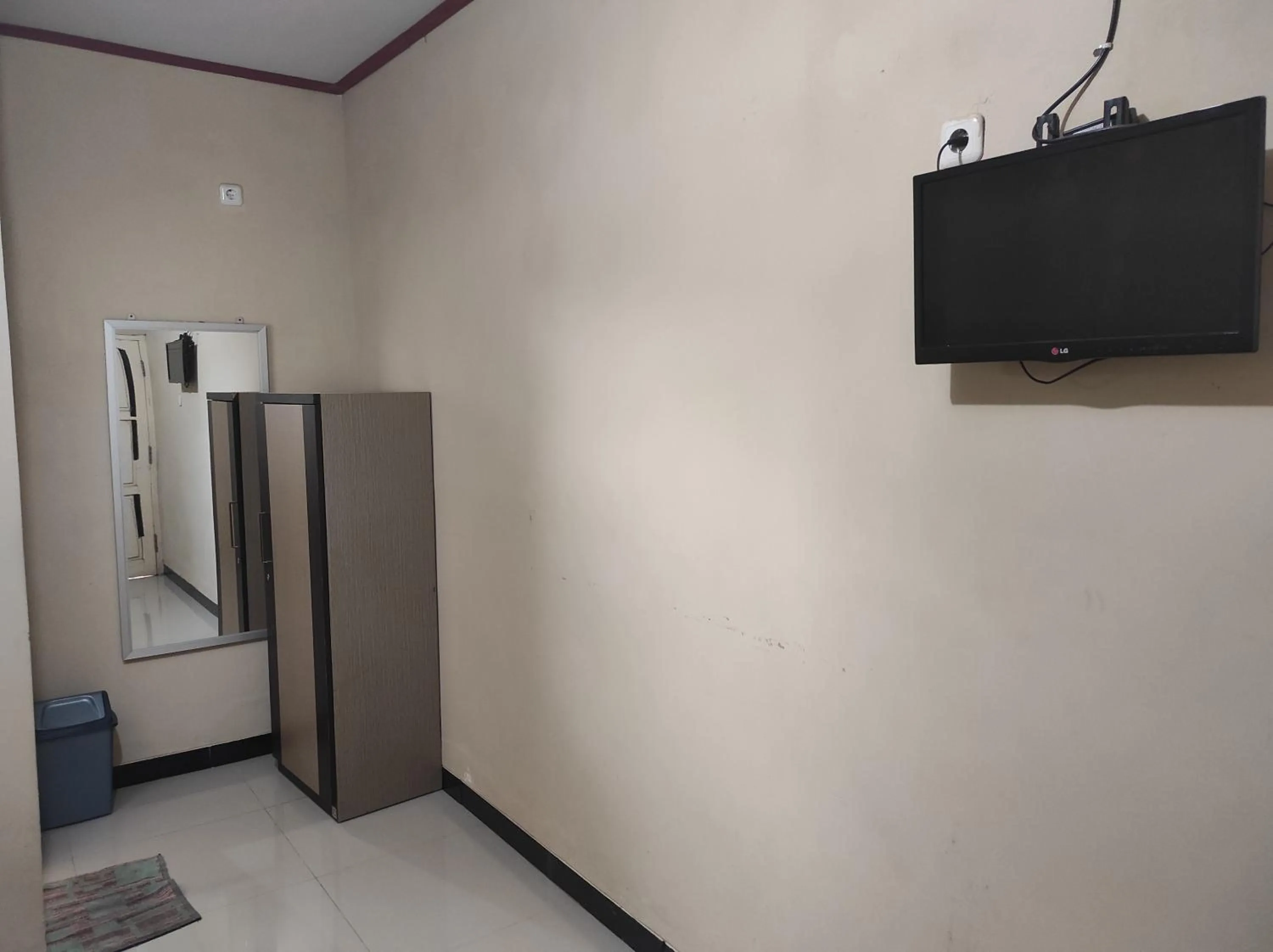 Bedroom in Hotel O Wisma Astukara Syariah Near Sejahtera Department Store Pinrang