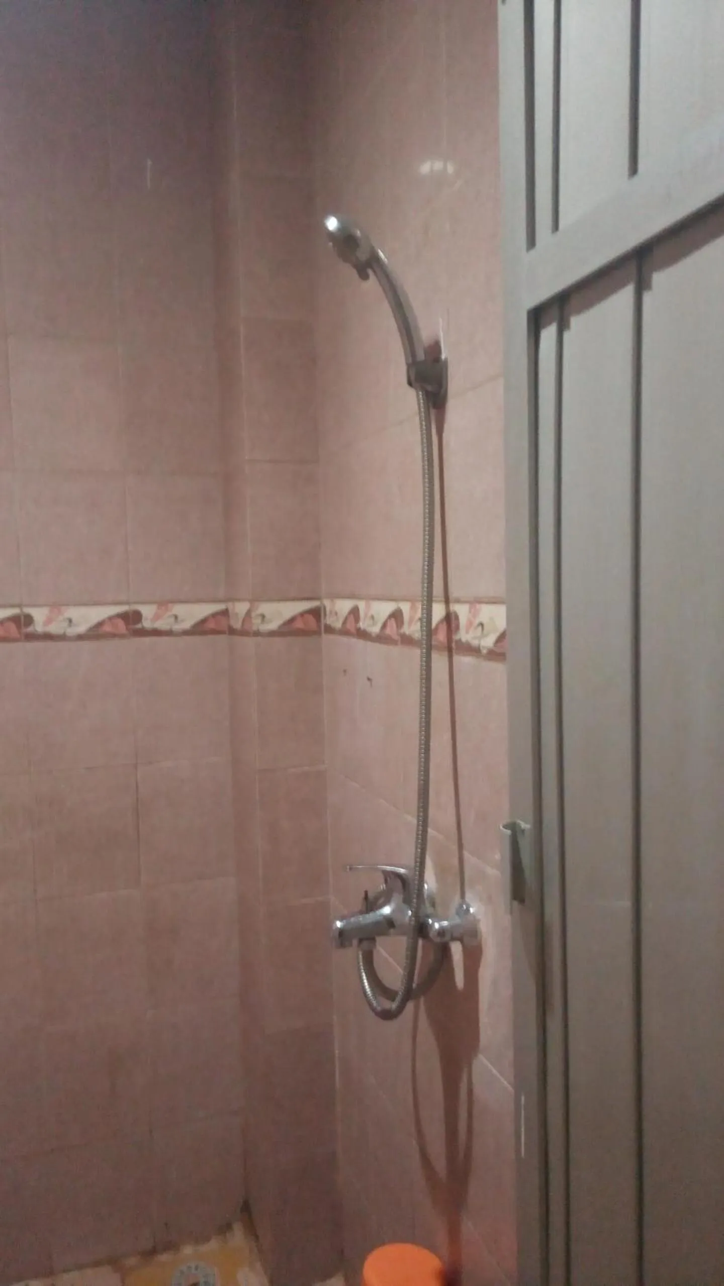 Bathroom in Hotel O Wisma Astukara Syariah Near Sejahtera Department Store Pinrang
