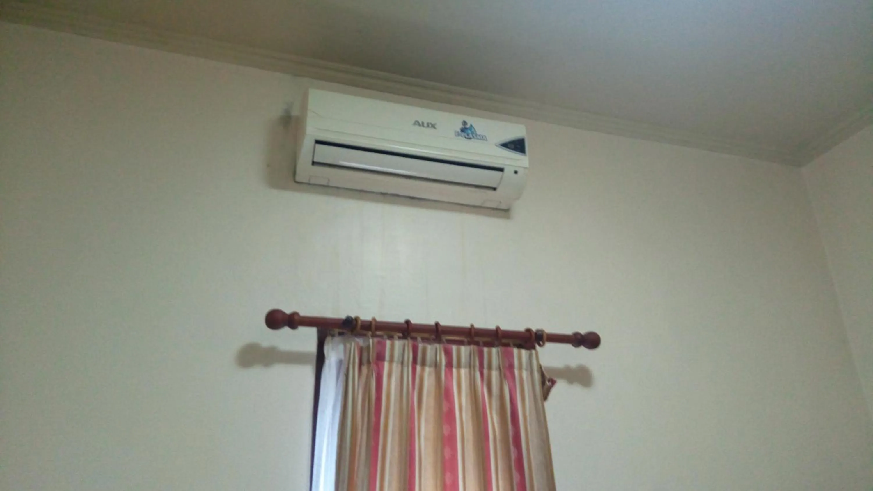 Bedroom in Hotel O Wisma Astukara Syariah Near Sejahtera Department Store Pinrang