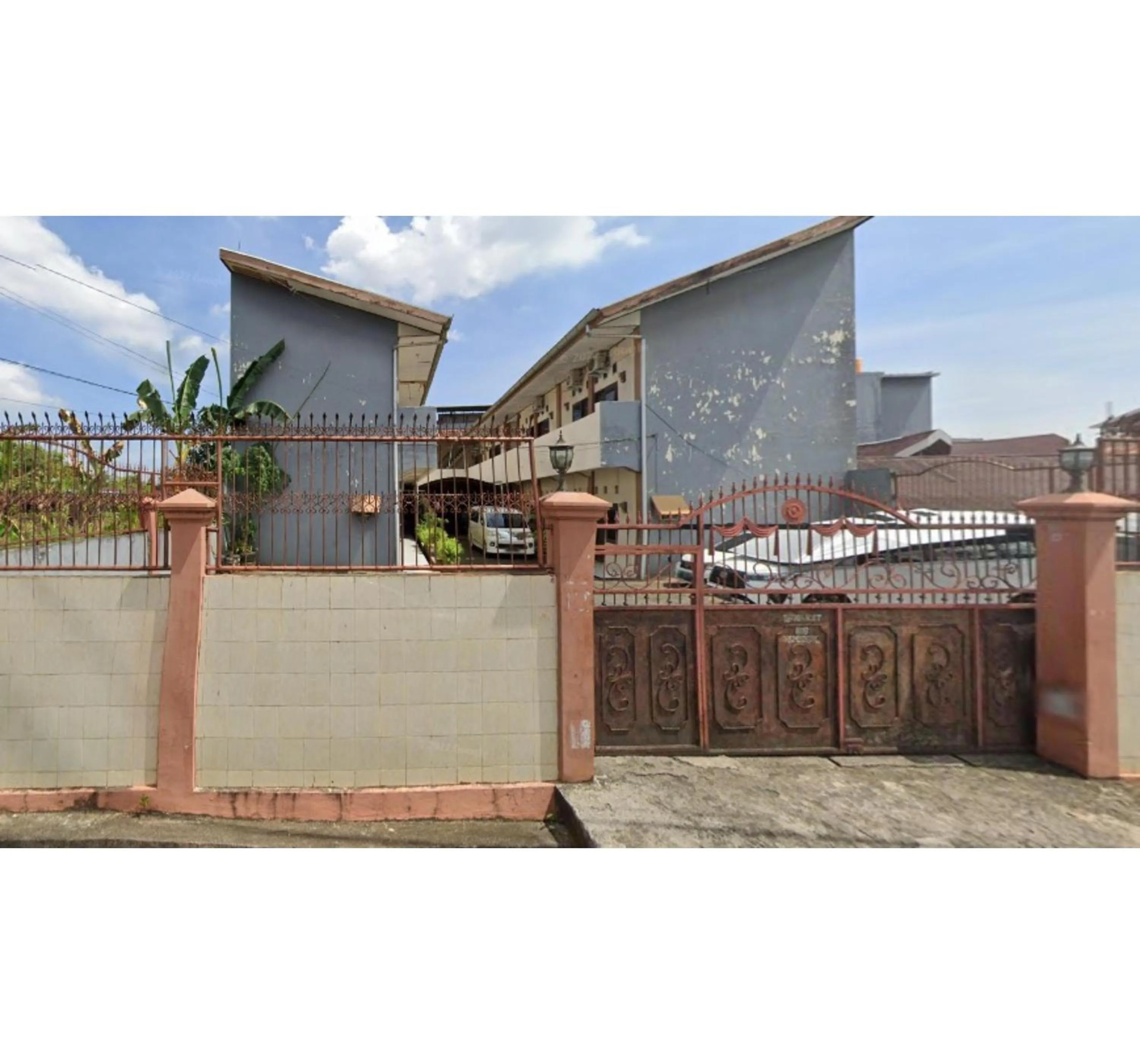 Property building in Hotel O Wisma Astukara Syariah Near Sejahtera Department Store Pinrang