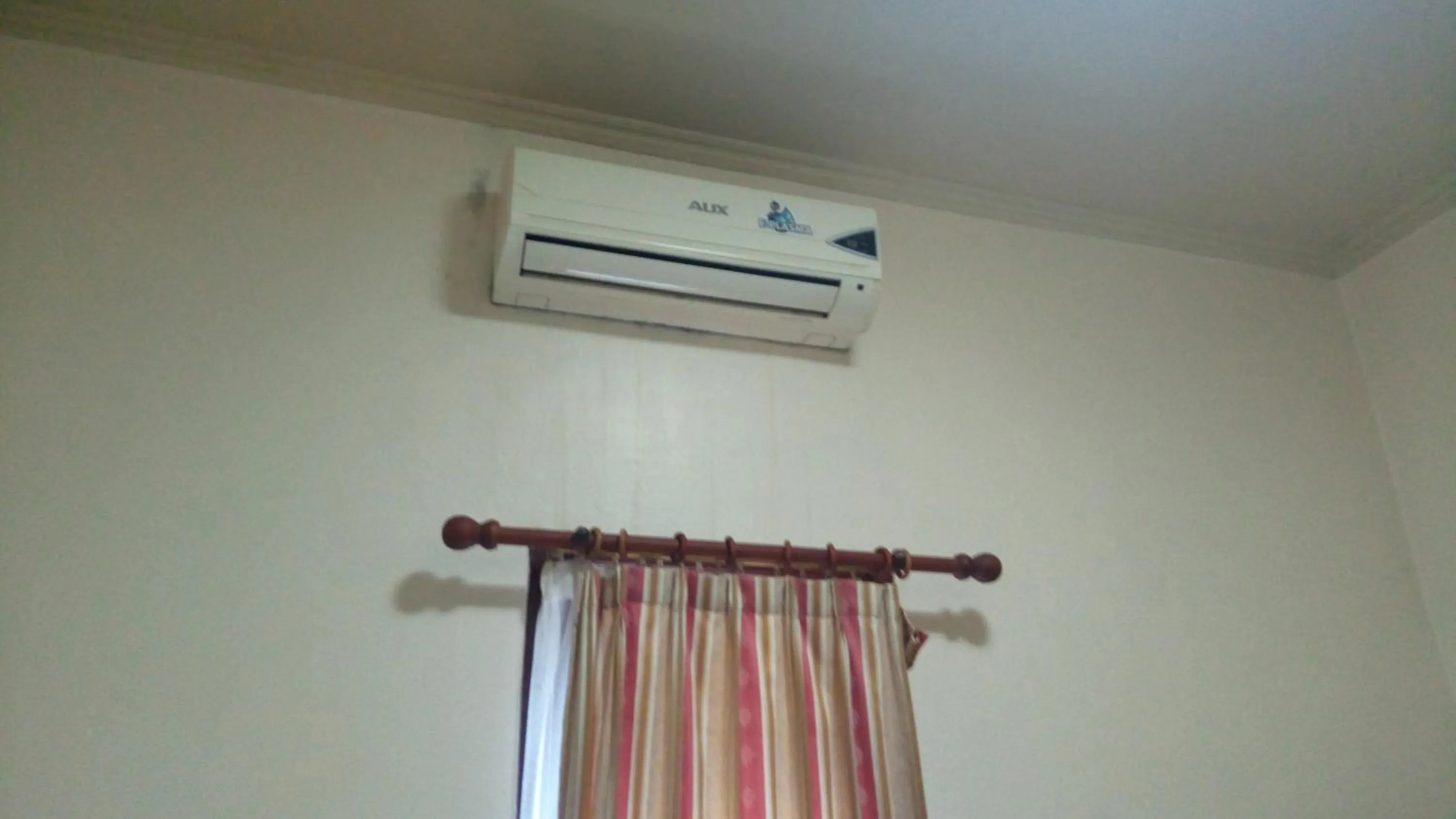 Bedroom in Hotel O Wisma Astukara Syariah Near Sejahtera Department Store Pinrang