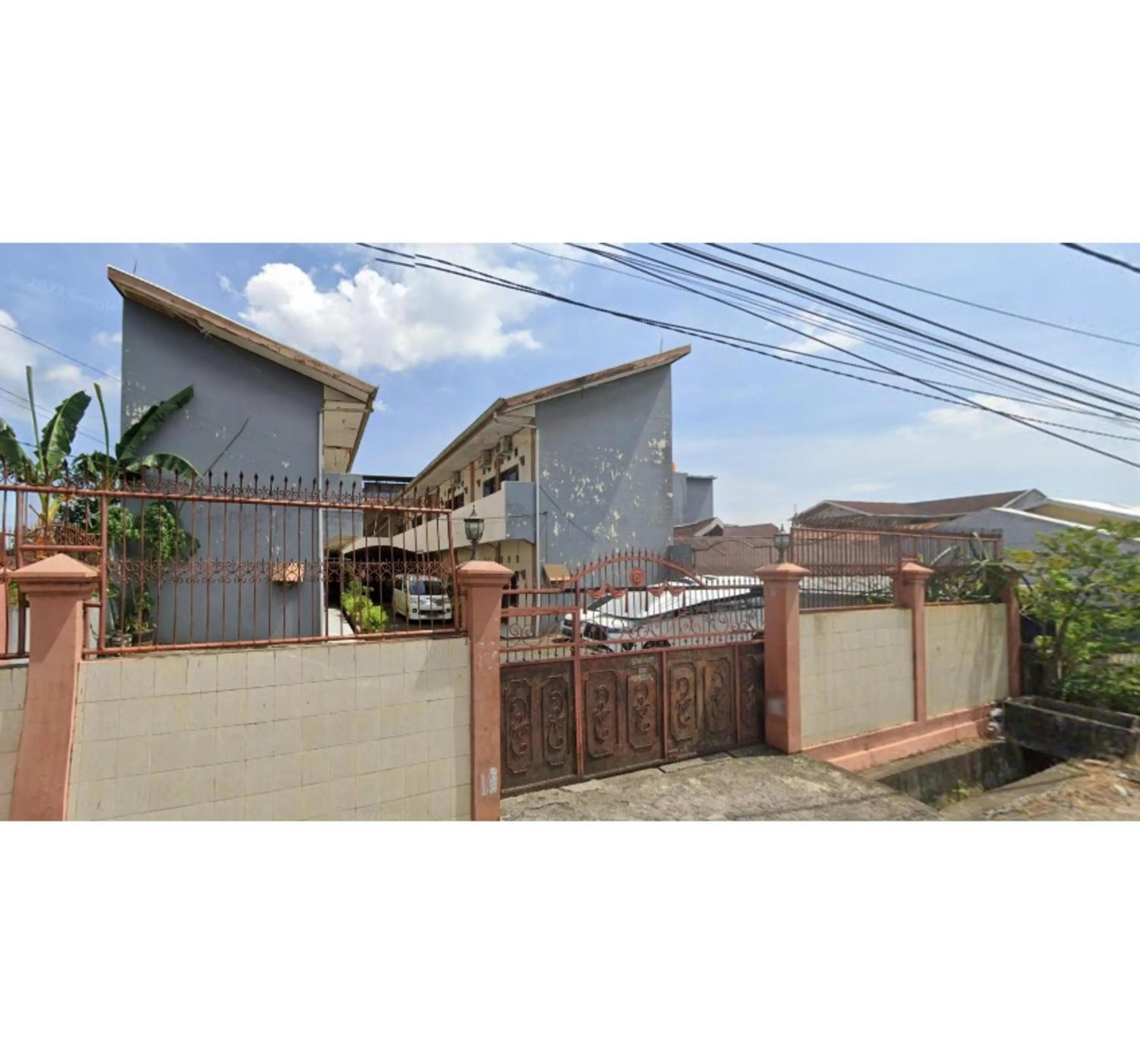 Property building in Hotel O Wisma Astukara Syariah Near Sejahtera Department Store Pinrang