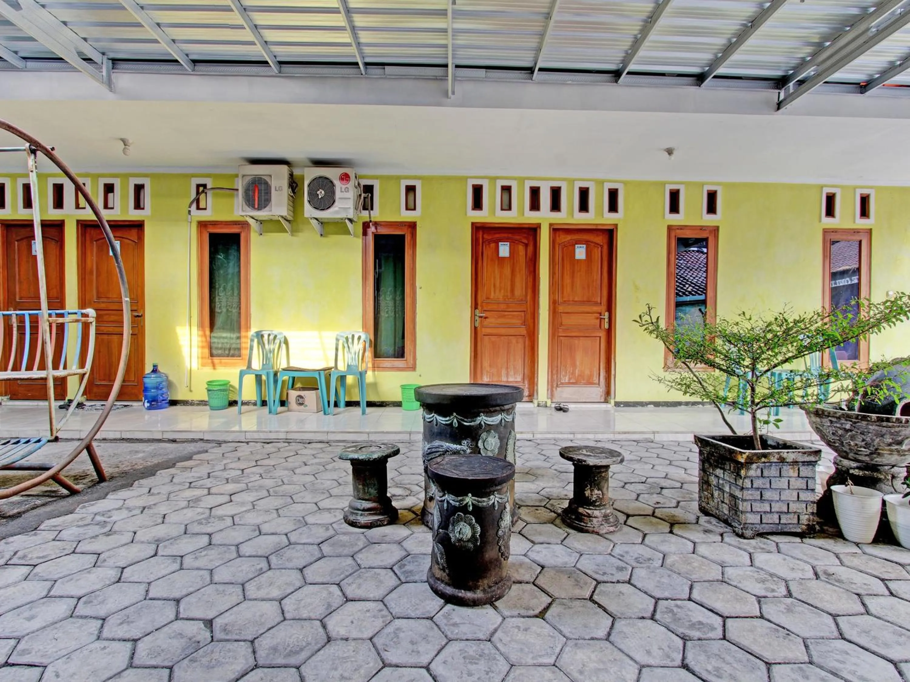 Lobby or reception in OYO 92998 Wiludjeng Guesthouse