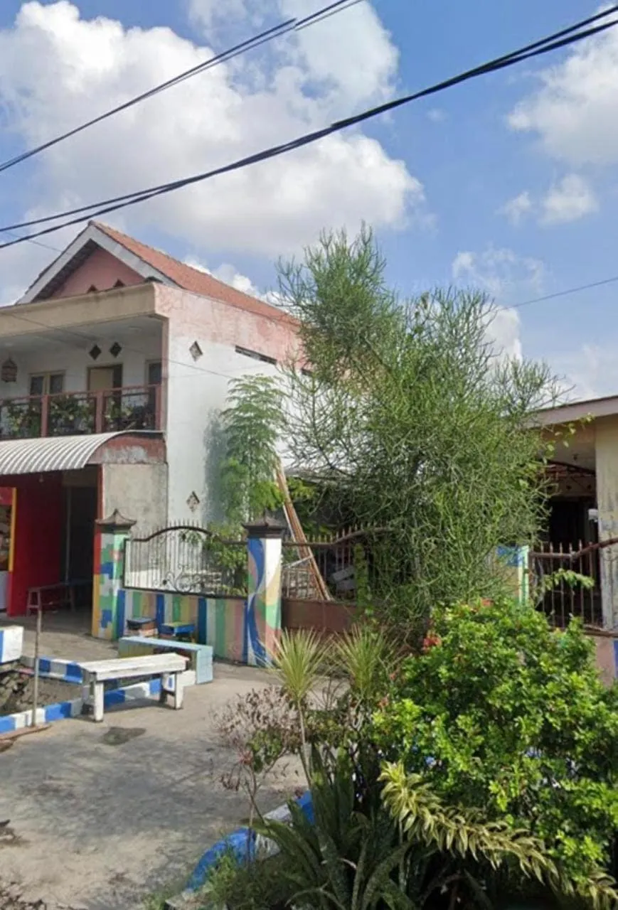 Facade/entrance in Hotel O Lina Homestay Syariah