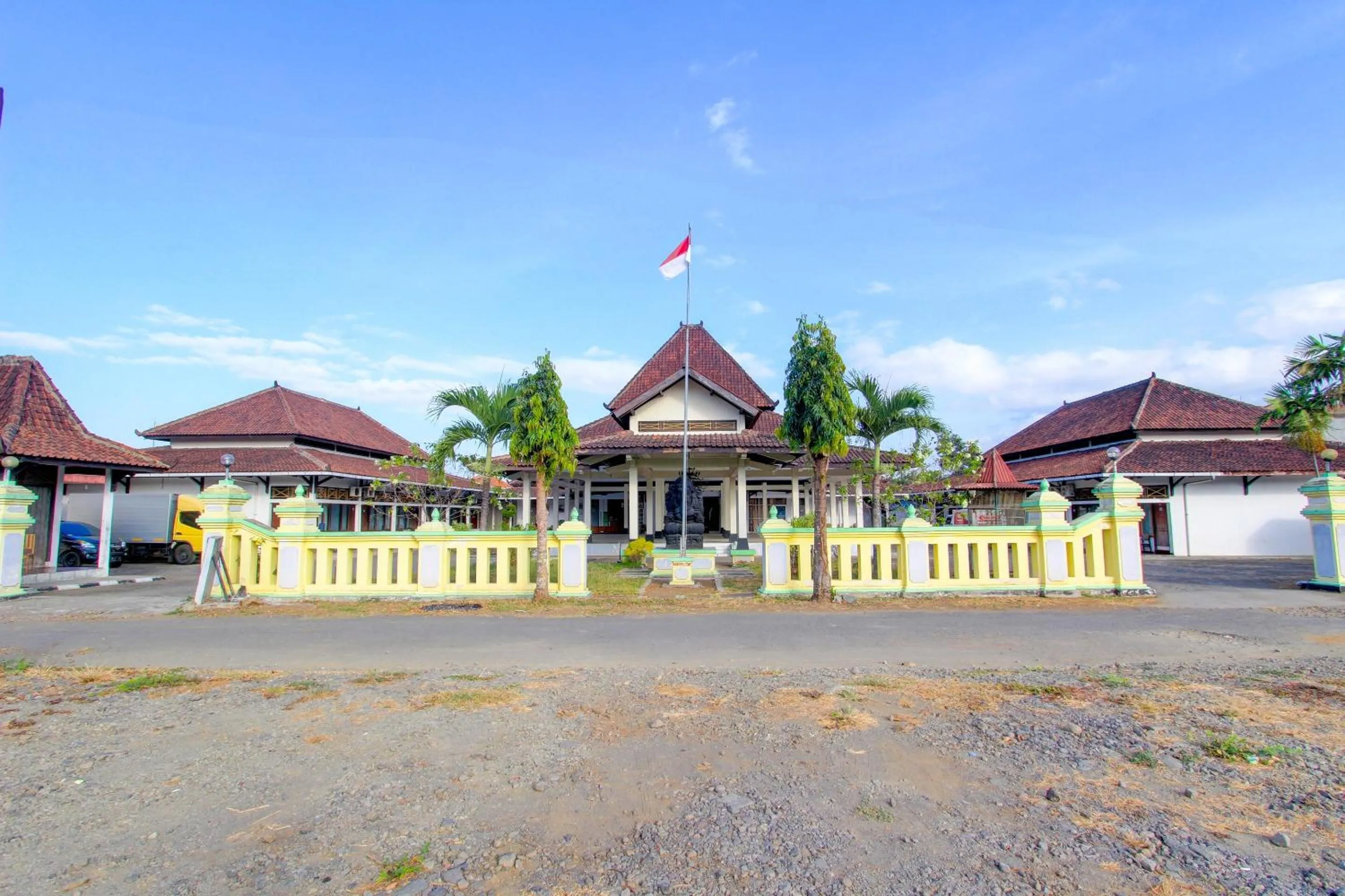 Facade/entrance in Capital O 93024 Hotel Ganesha