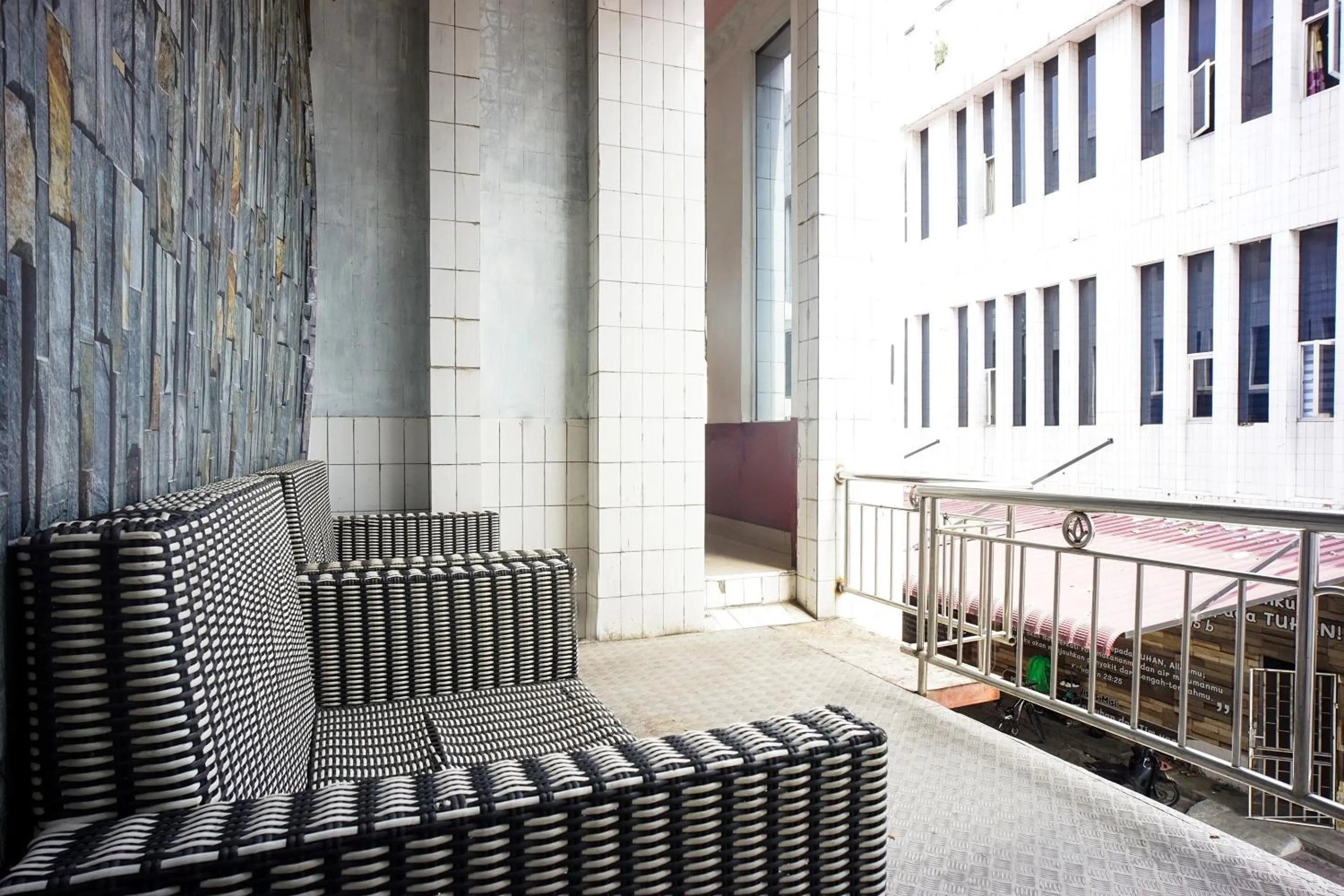 Lobby or reception in OYO 93003 B32 Homestay