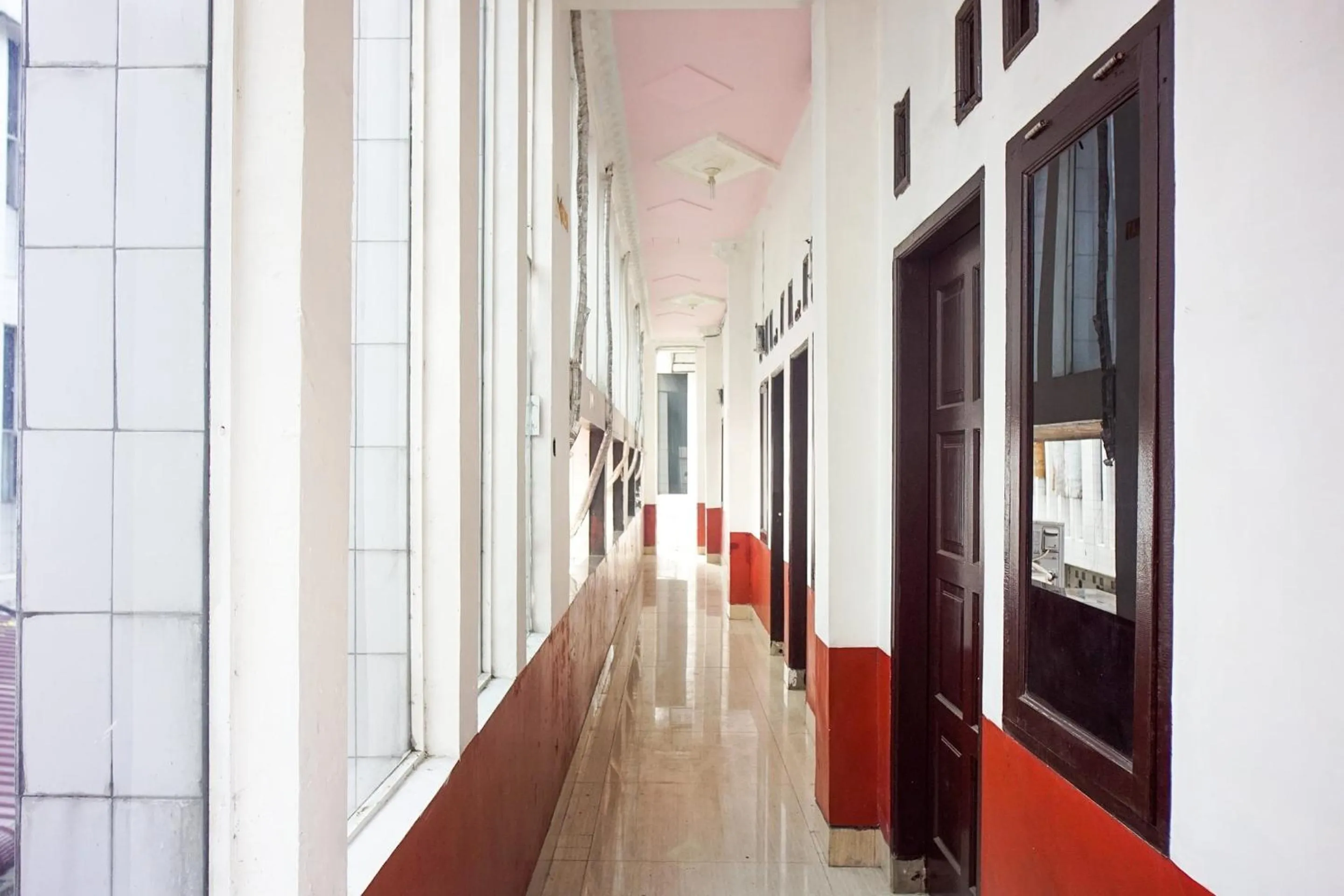 Lobby or reception in OYO 93003 B32 Homestay