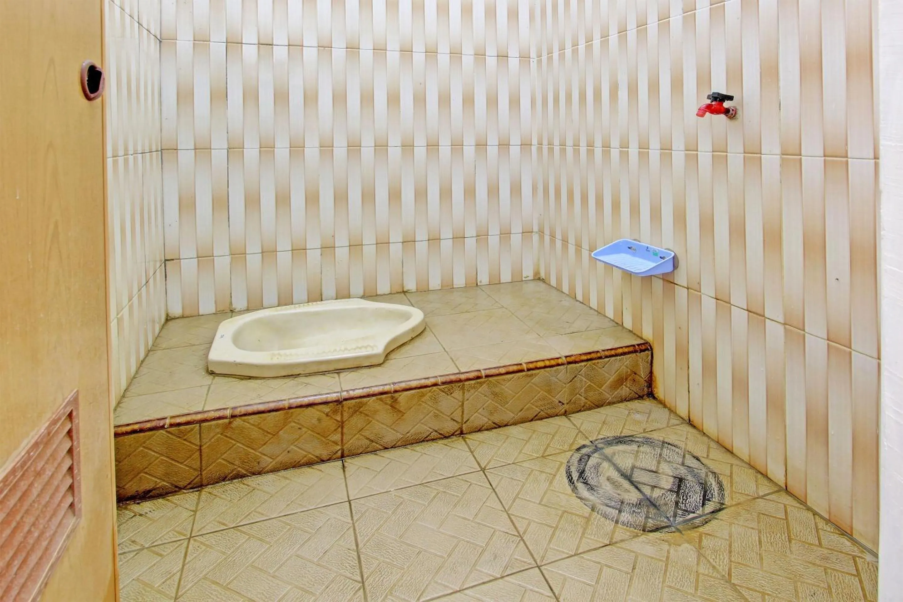 Bathroom in Hotel O Guest House Cemara 1 Syariah