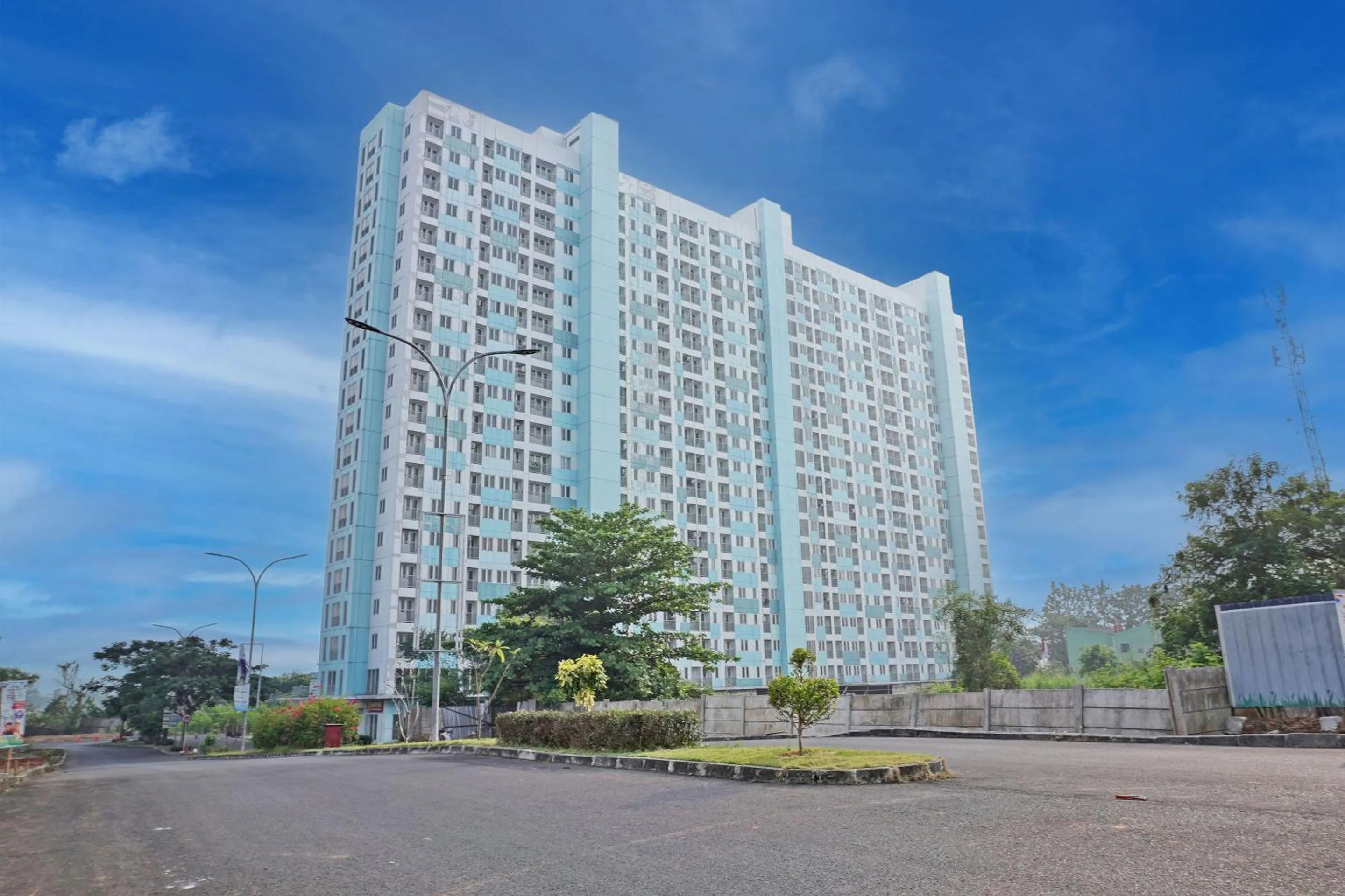 Facade/entrance in Collection O 92959 Apartement Sentraland Karawang By AT Room