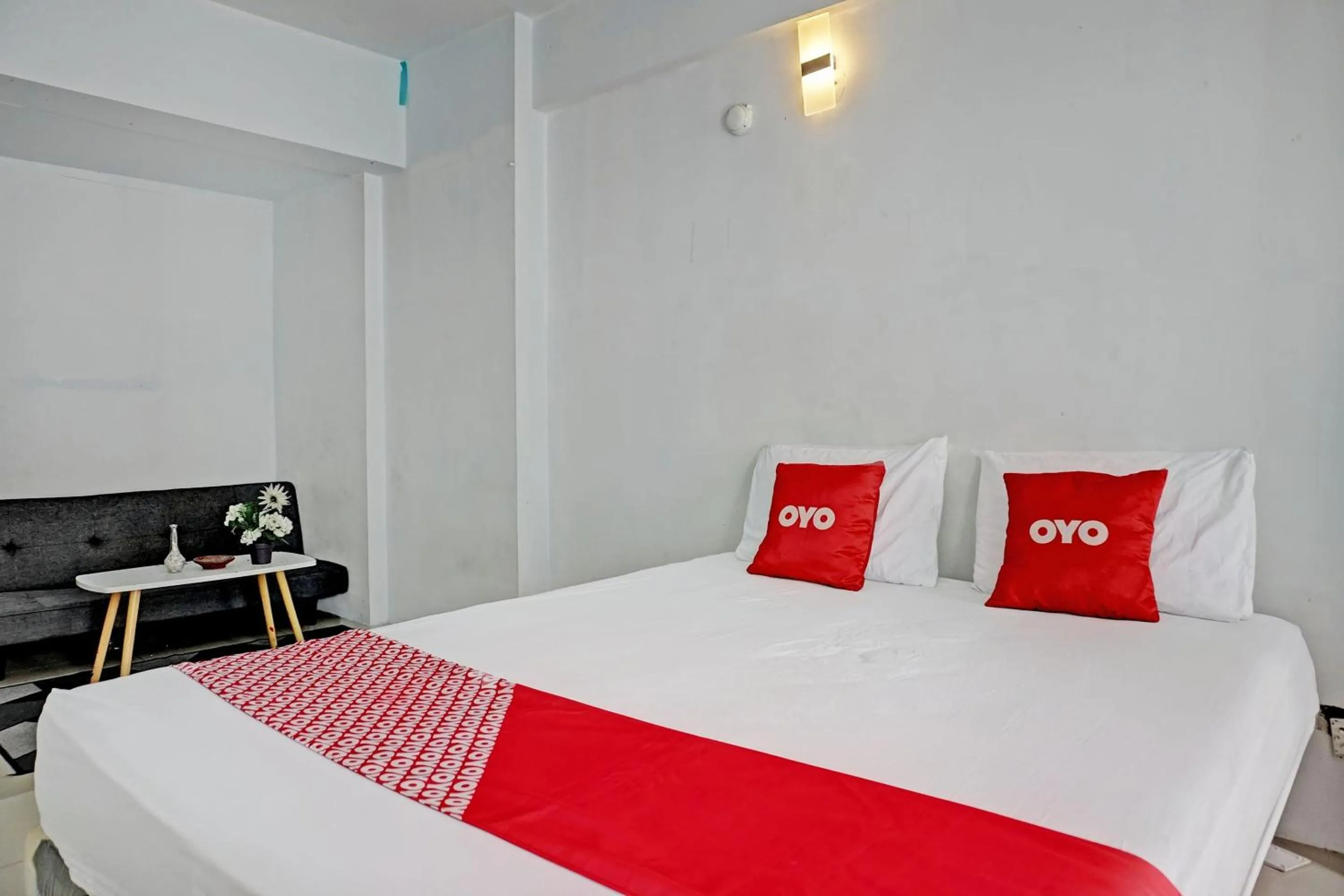 Bedroom in Collection O 92959 Apartement Sentraland Karawang By AT Room