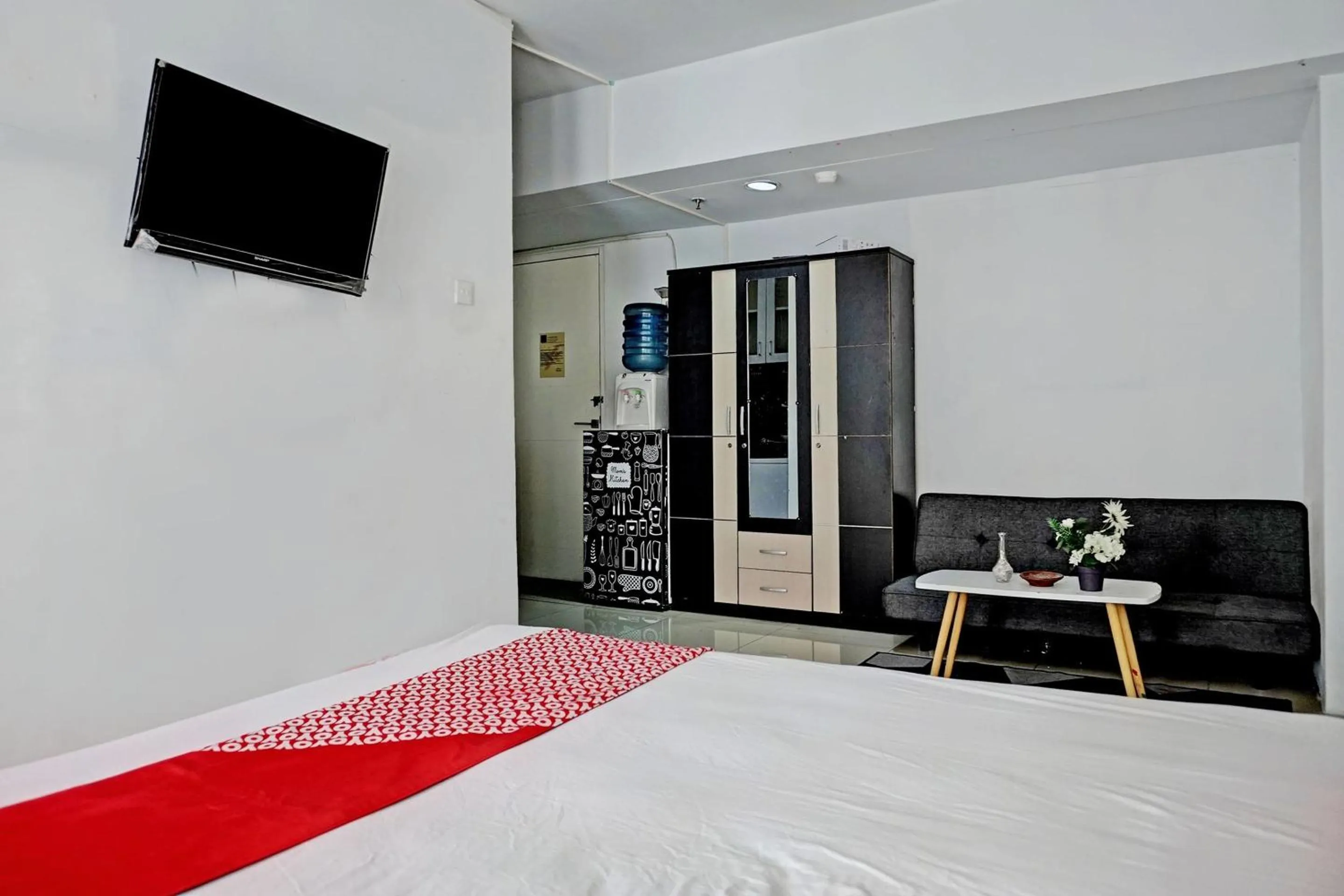 Bedroom in Collection O 92959 Apartement Sentraland Karawang By AT Room