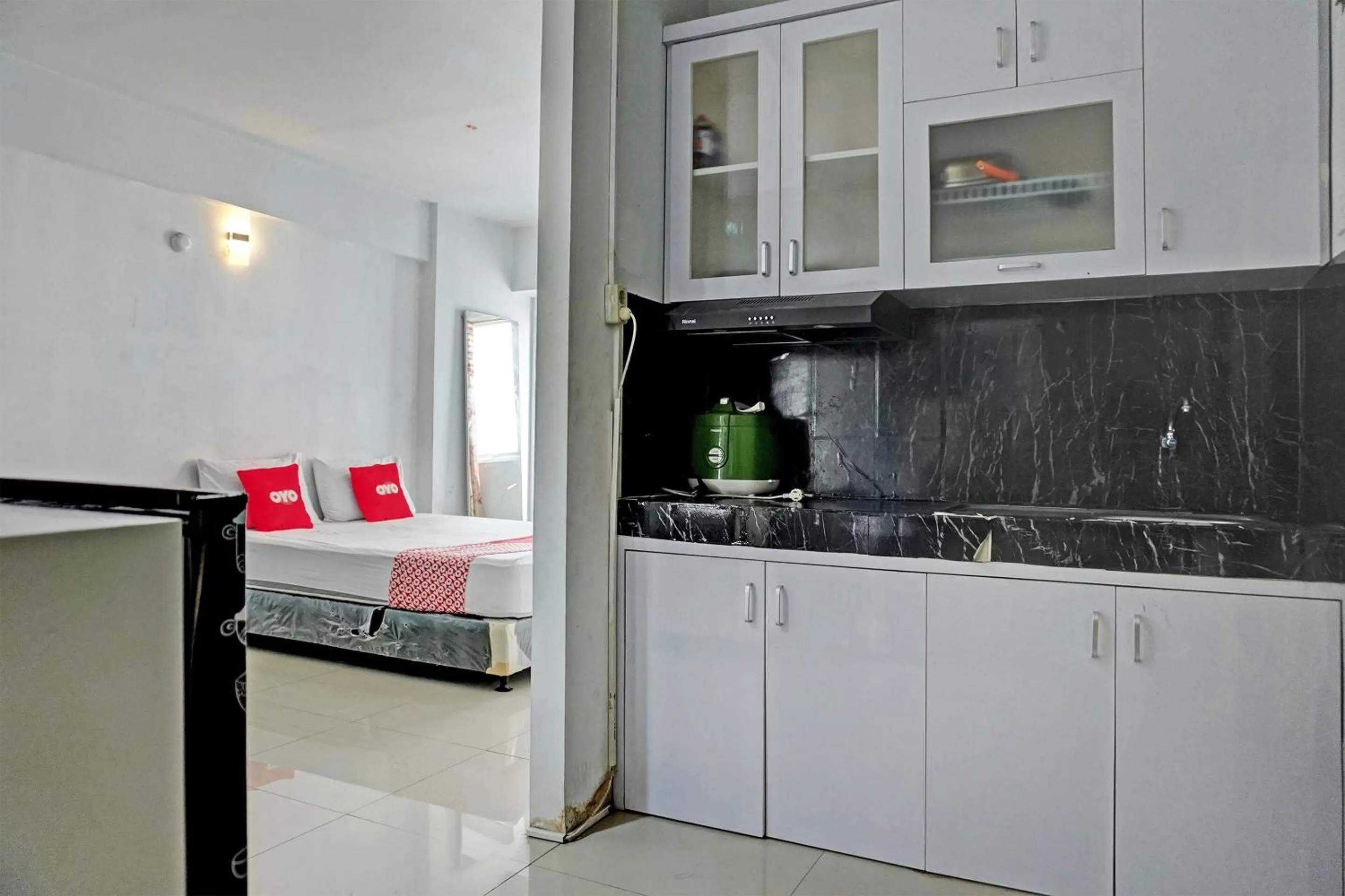 Bedroom in Collection O 92959 Apartement Sentraland Karawang By AT Room