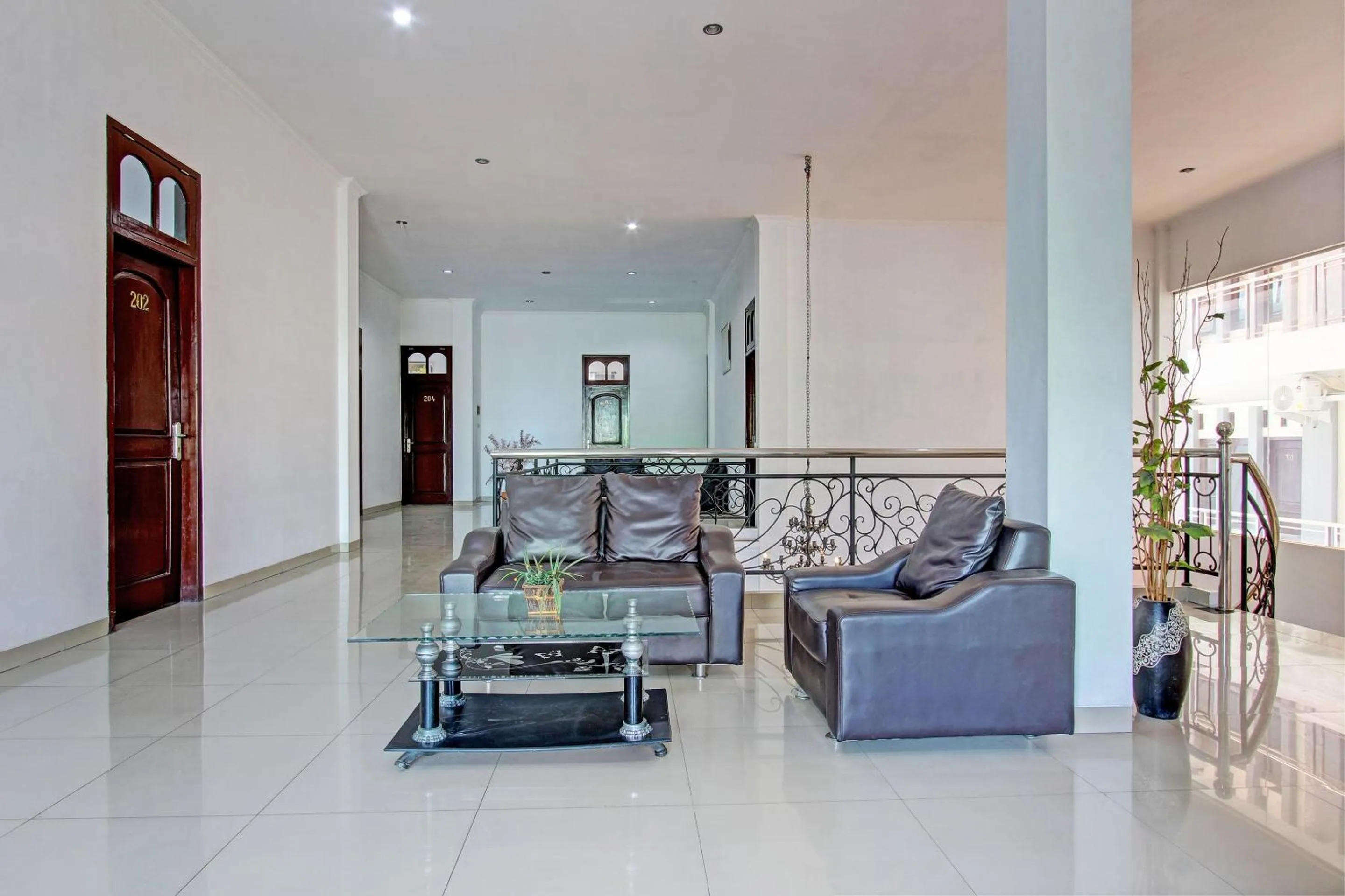 Lobby or reception in Hotel O Griya Lestari Pati 2