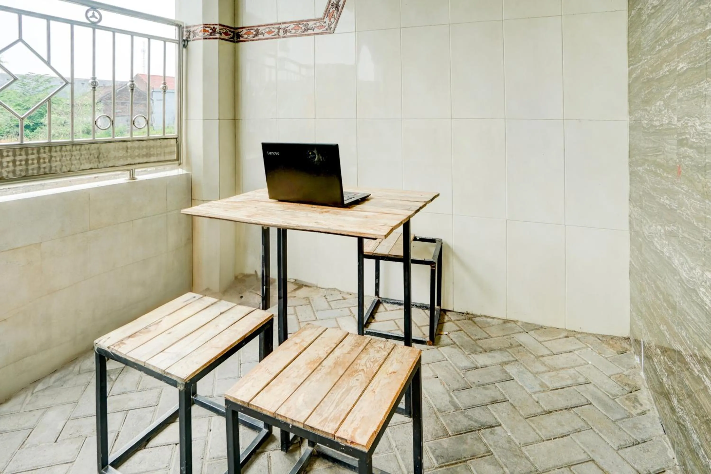 Lobby or reception in Hotel O Karman's Sari Homestay Syariah