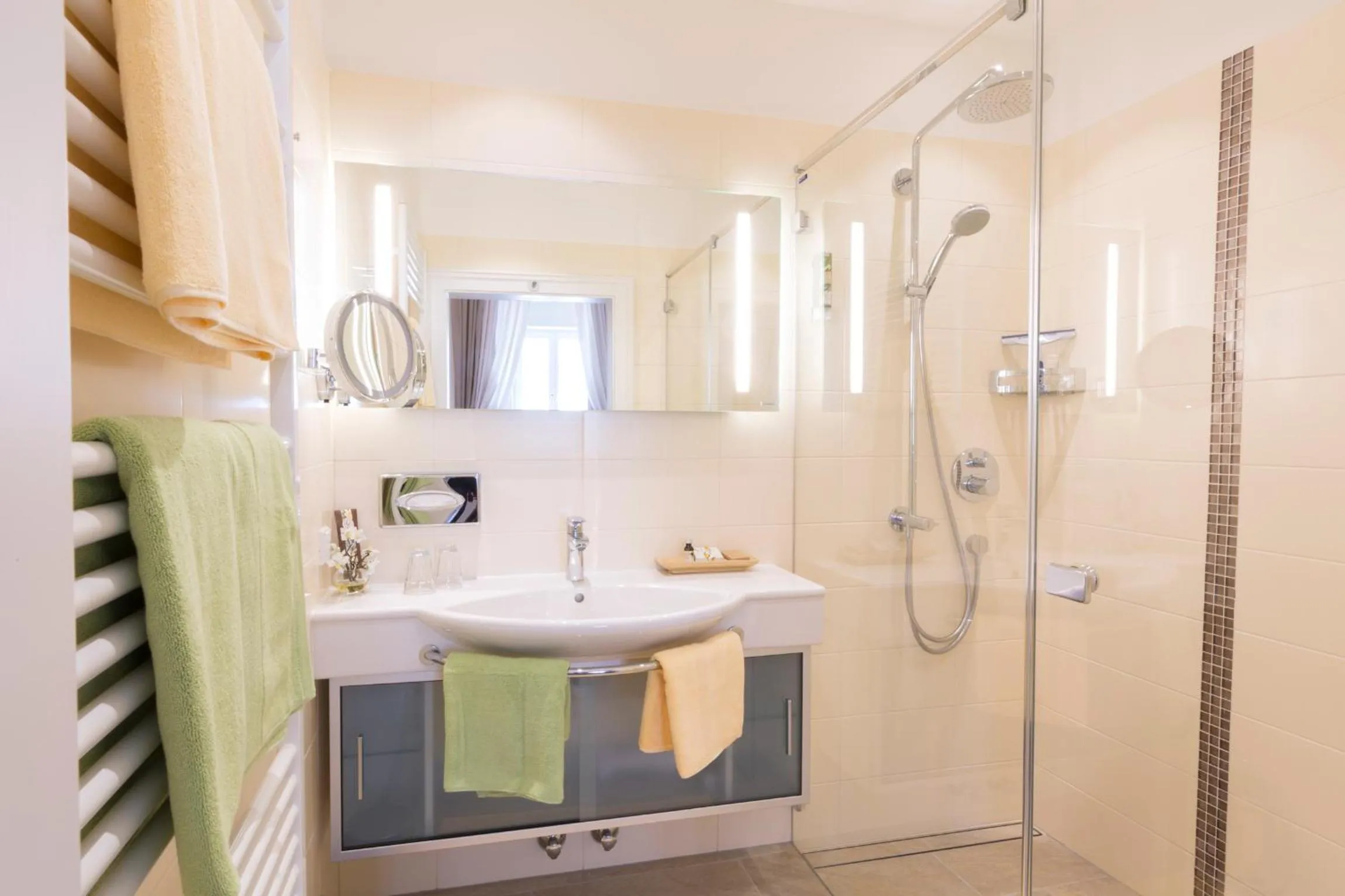 Shower in Barock-Landhof Burkhardt