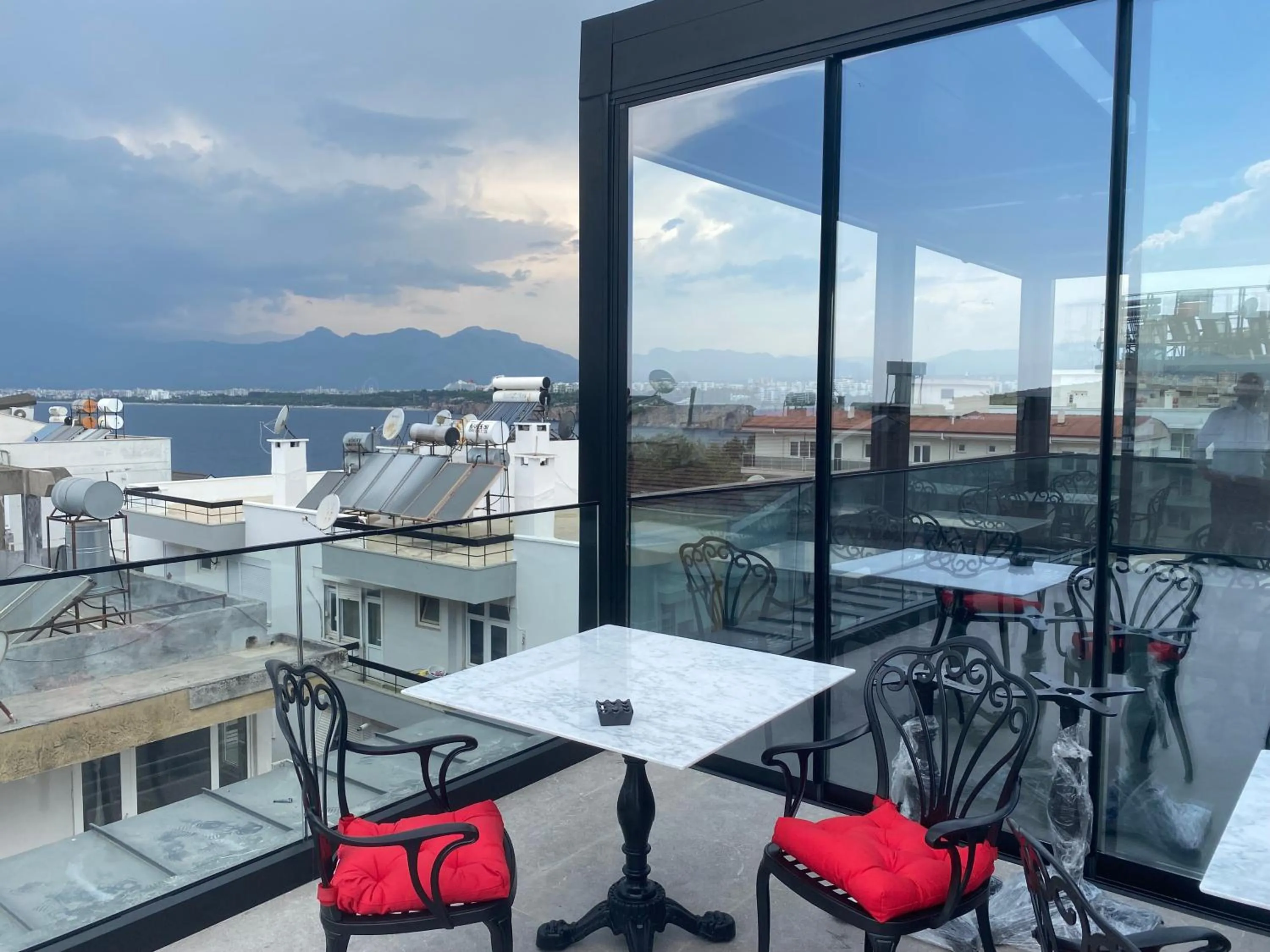 Property building in İn The Middle Hotel