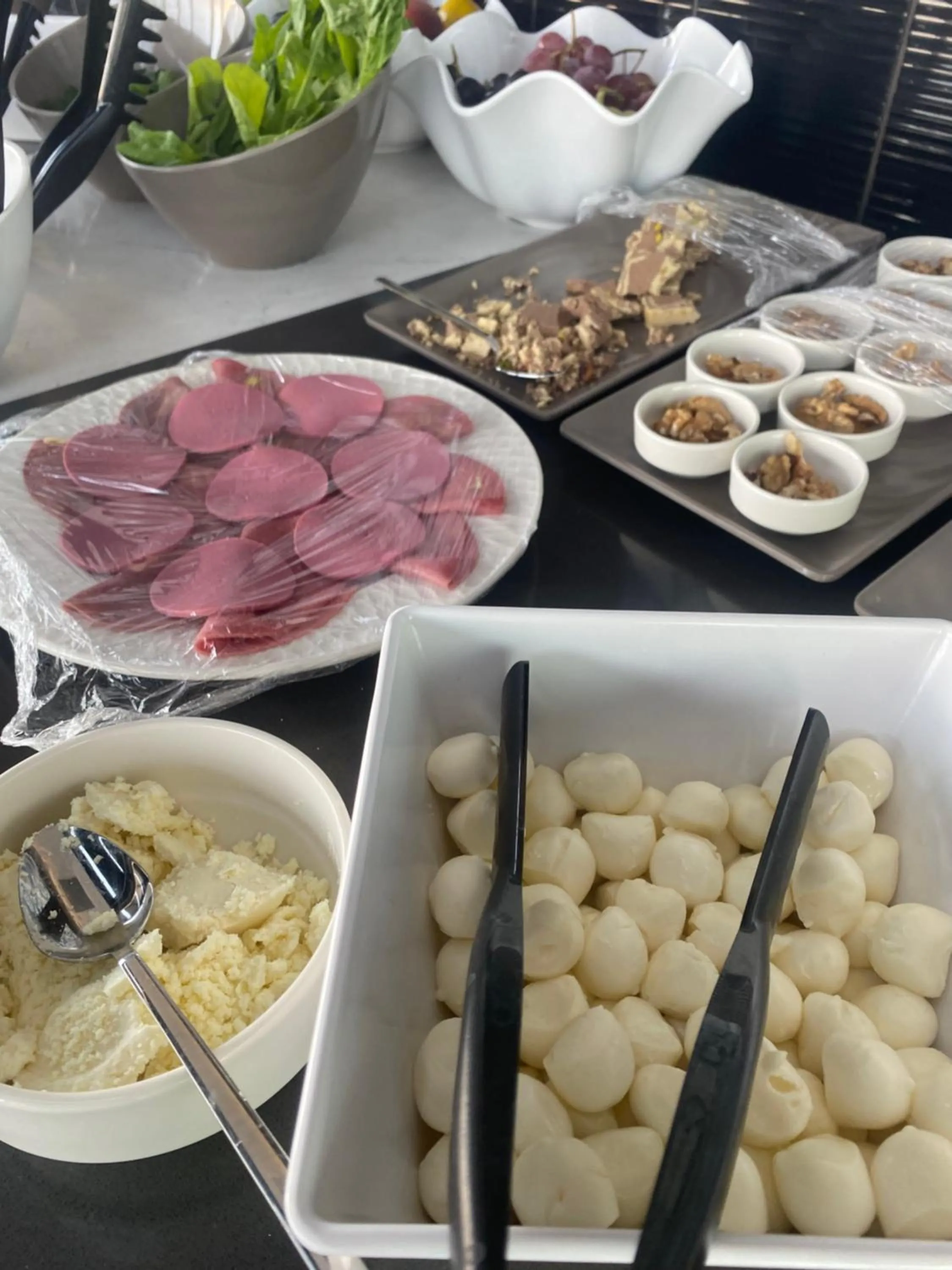 Breakfast in İn The Middle Hotel