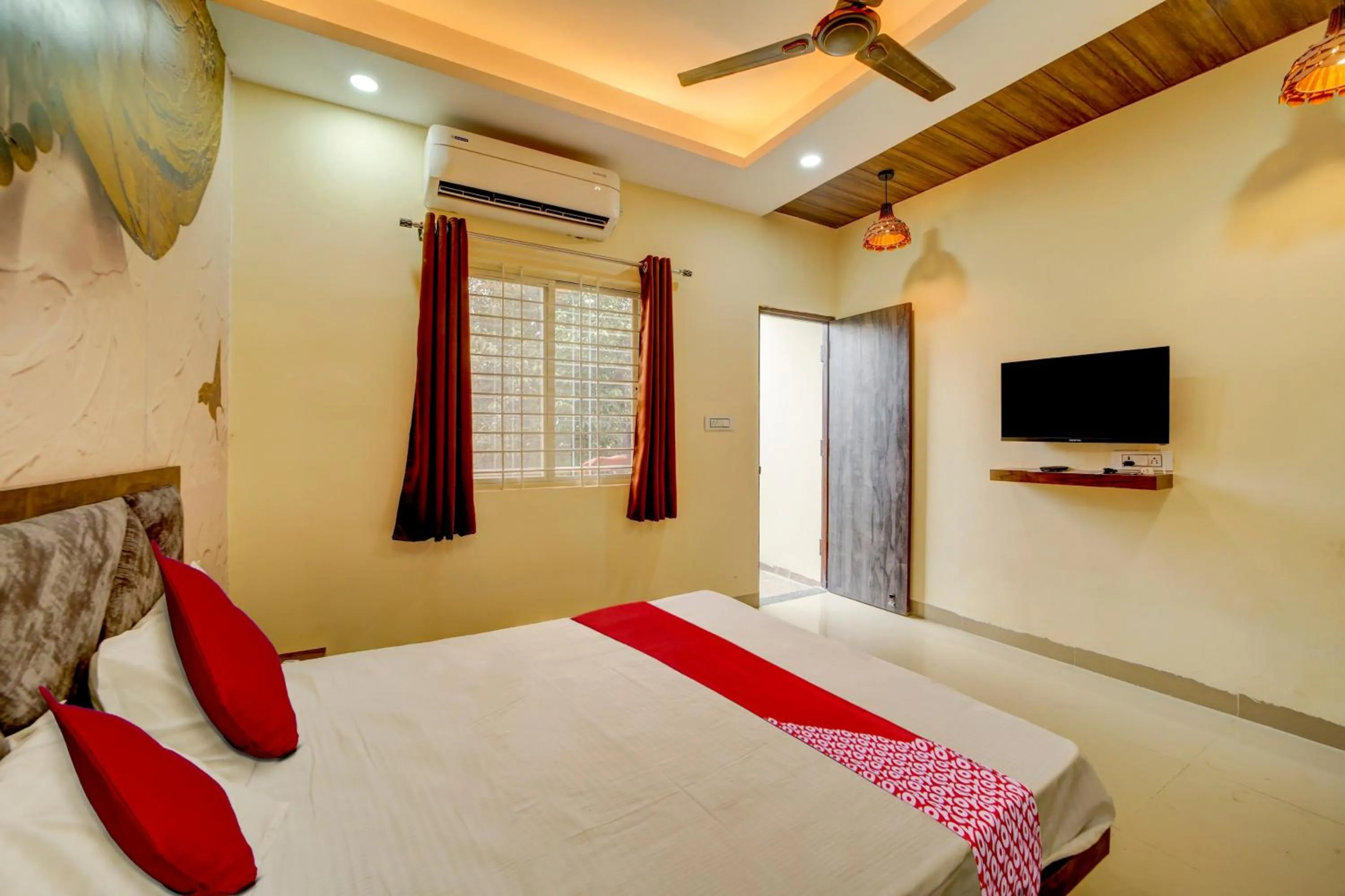 Bedroom, Bed in Hotel O The Angel palace