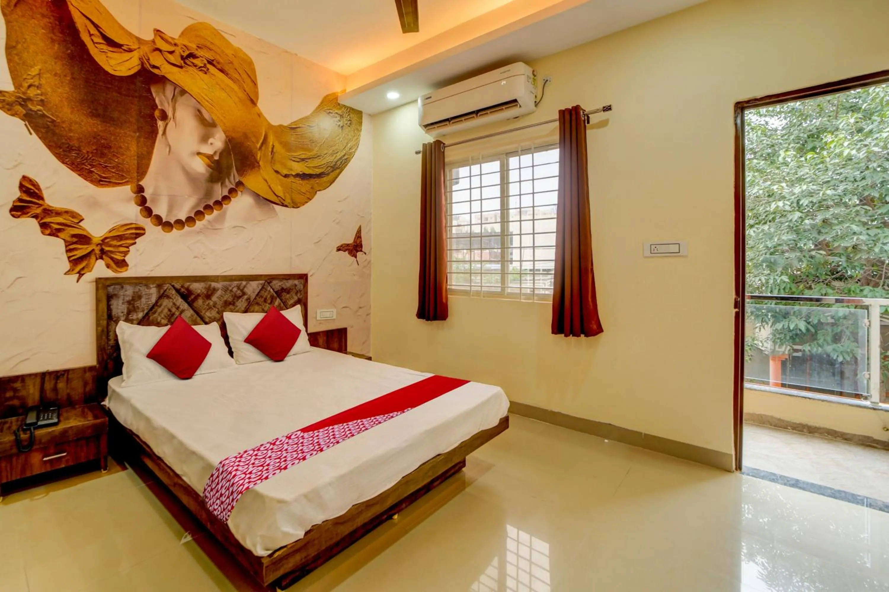 Bedroom, Bed in Hotel O The Angel palace