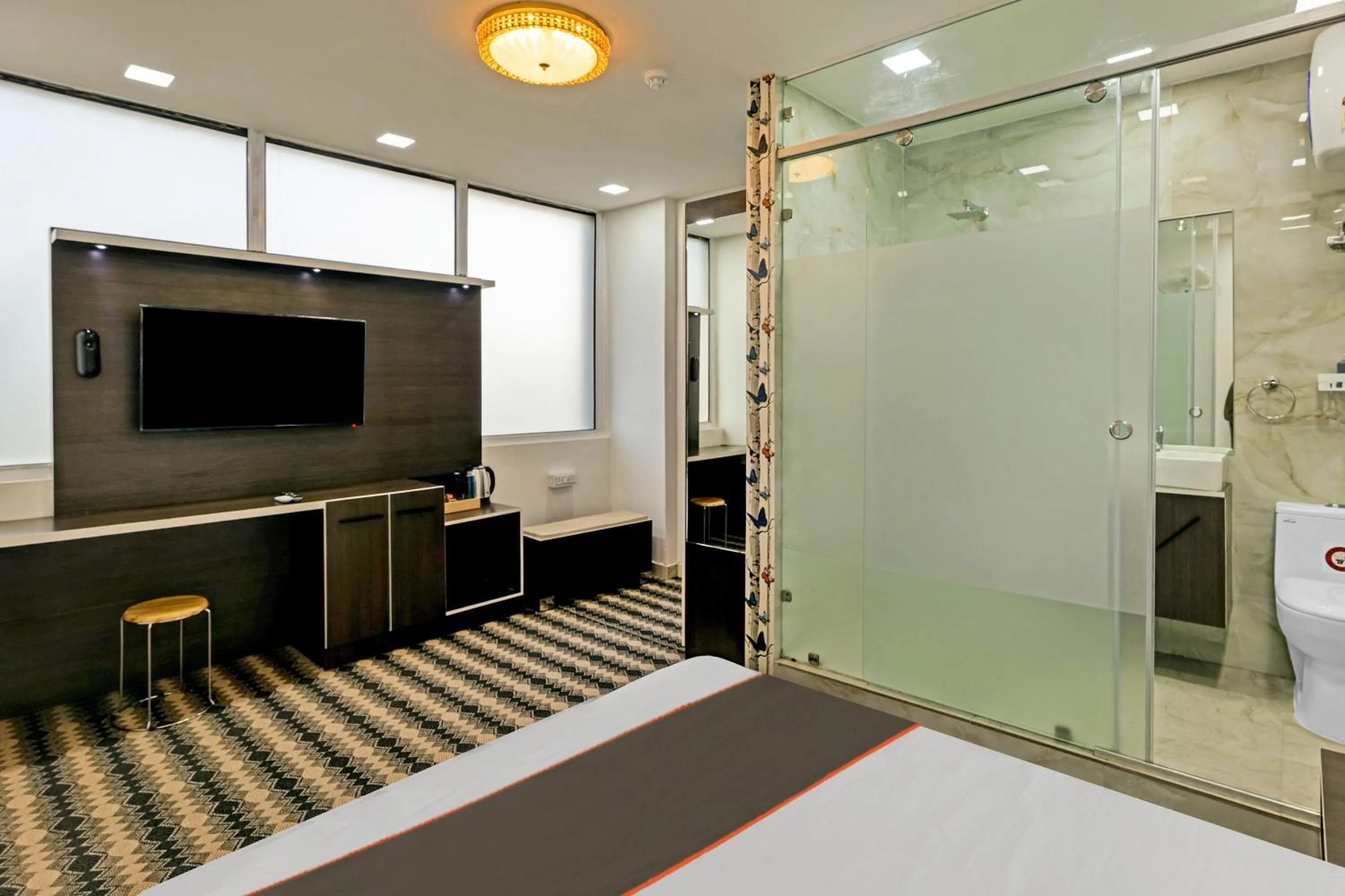 Facade/entrance in Hotel O The Kings