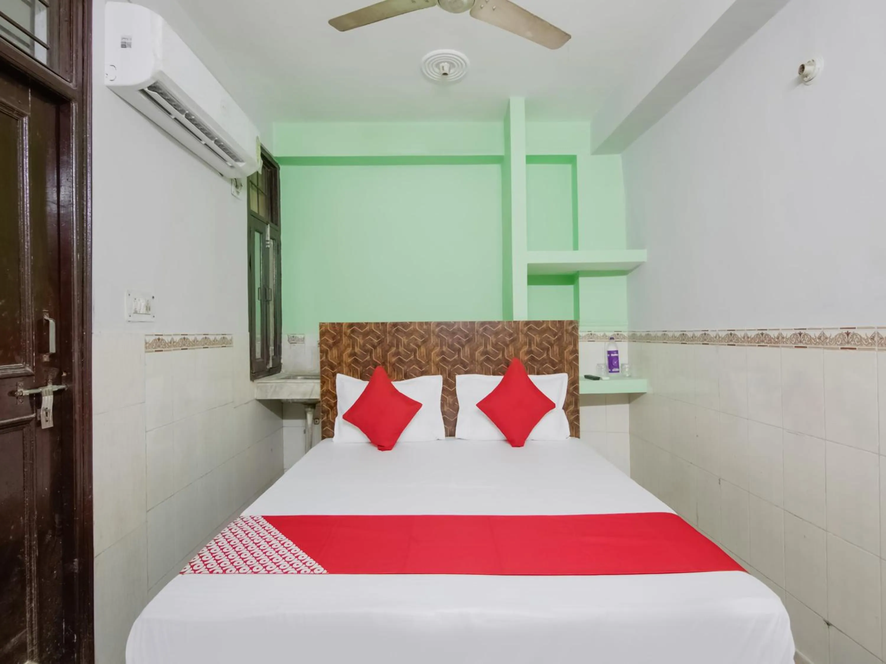 Bedroom, Bed in Hotel O Red Rose