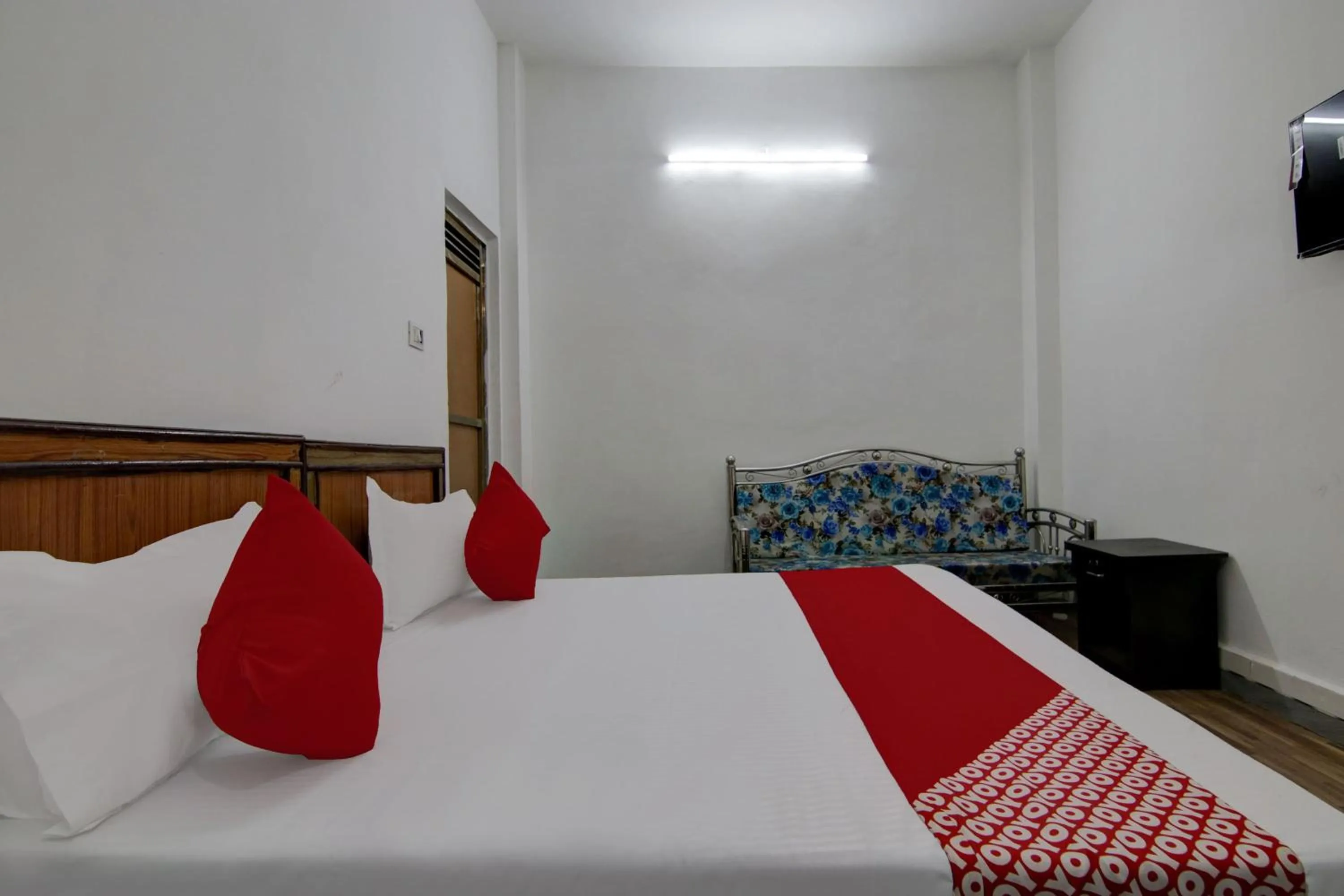 Bedroom, Bed in Hotel O Relax Vila