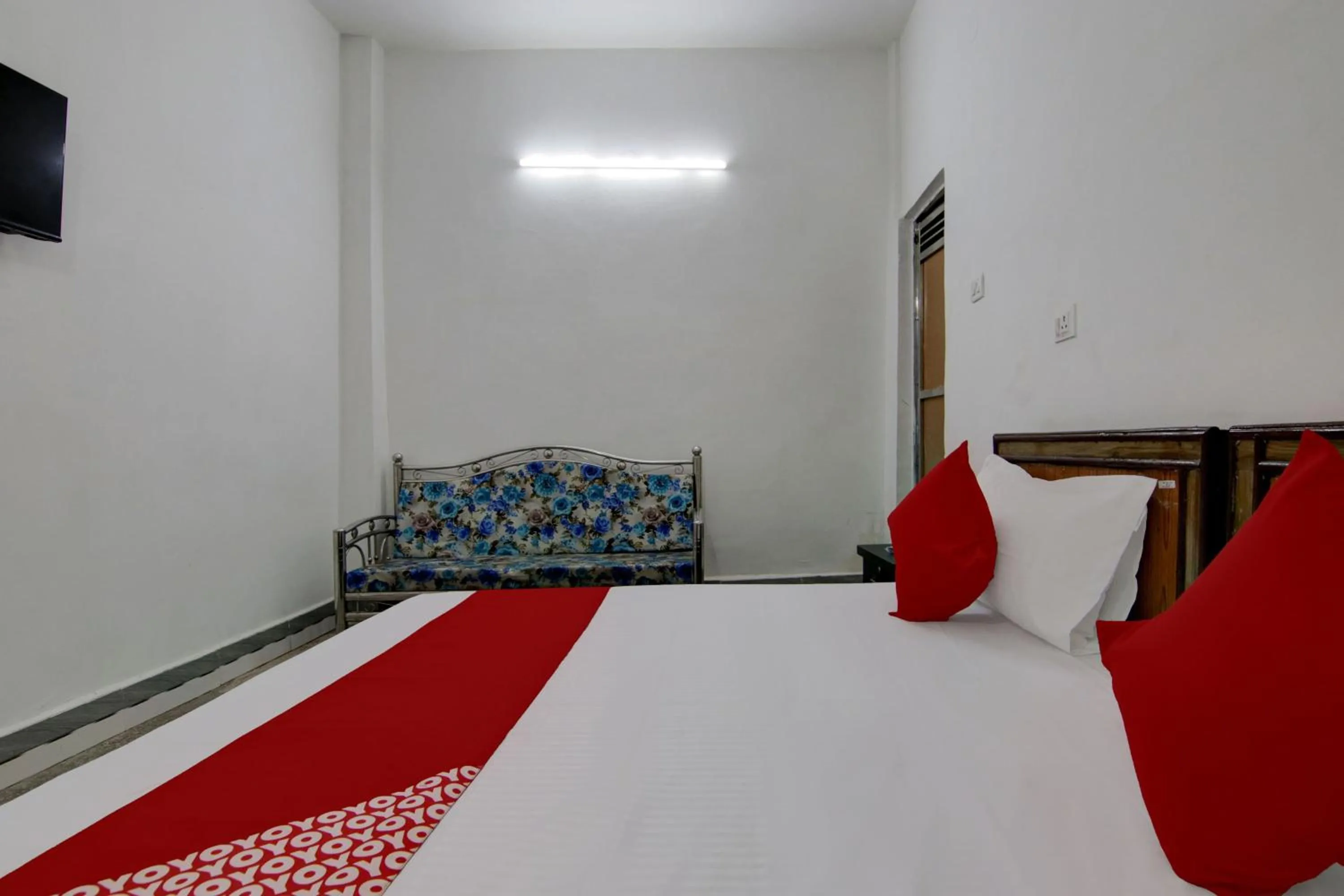 Bedroom, Bed in Hotel O Relax Vila