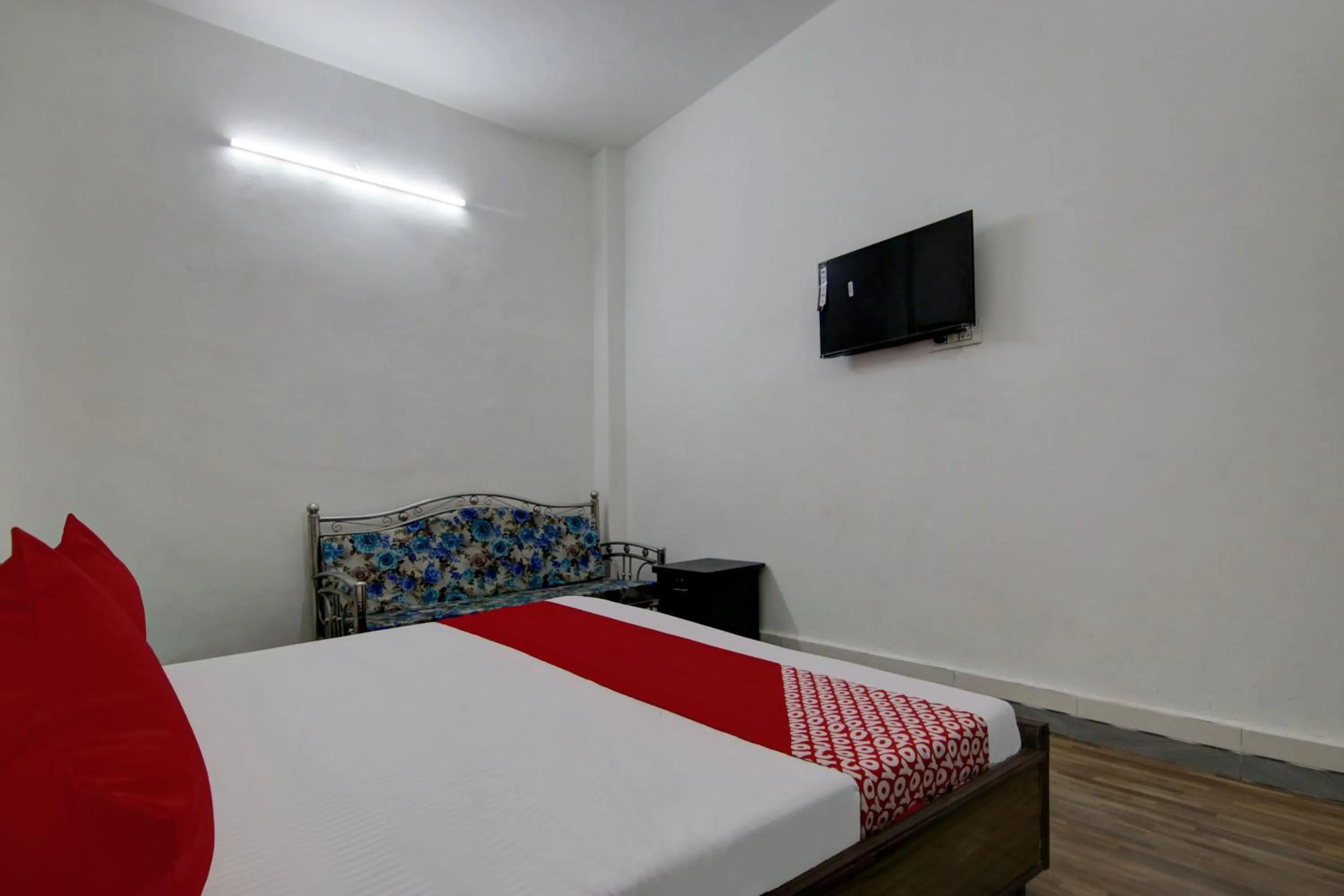 Bedroom, Bed in Hotel O Relax Vila