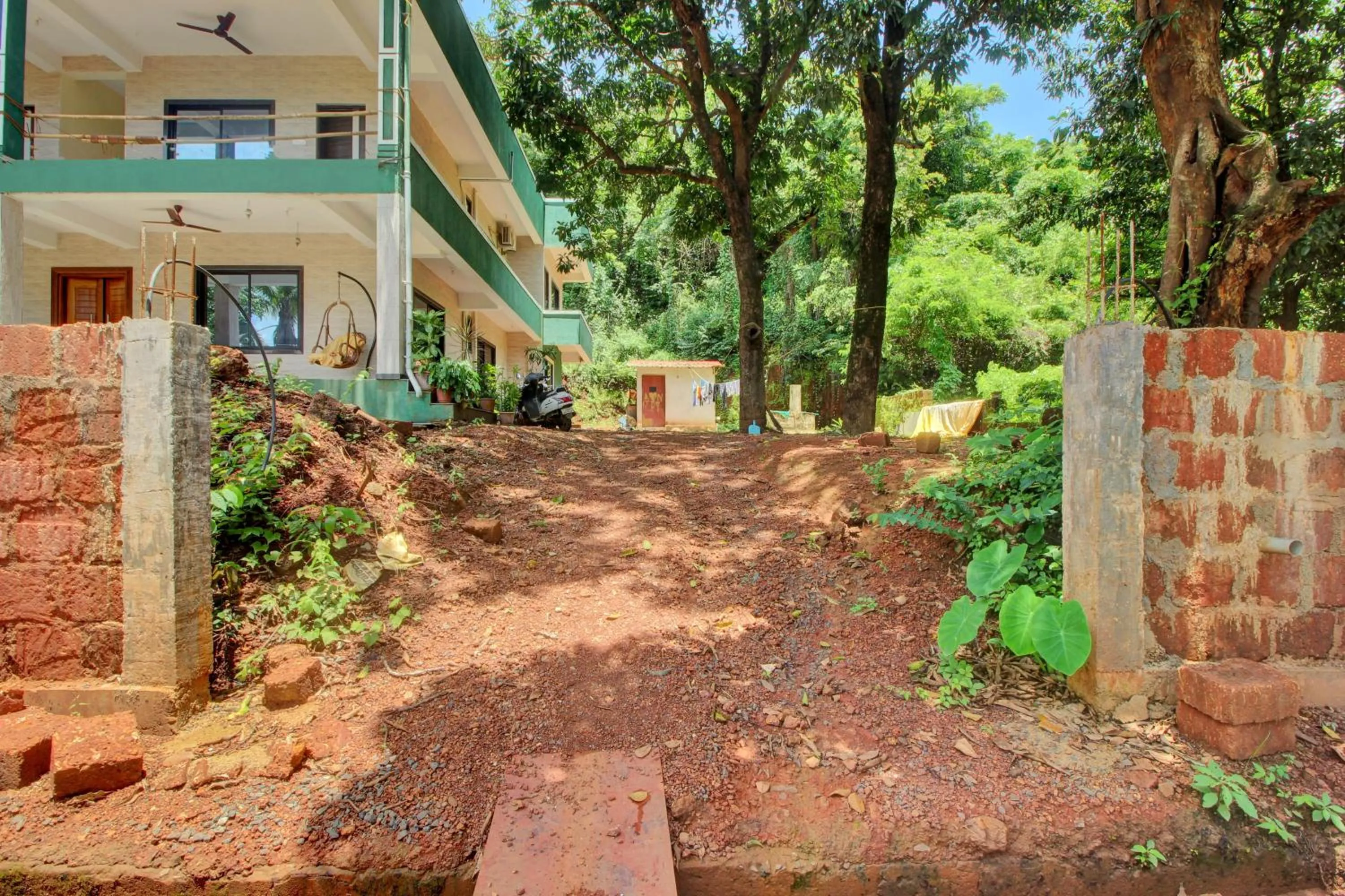 Facade/entrance in Hotel O Etllina Valley Villa