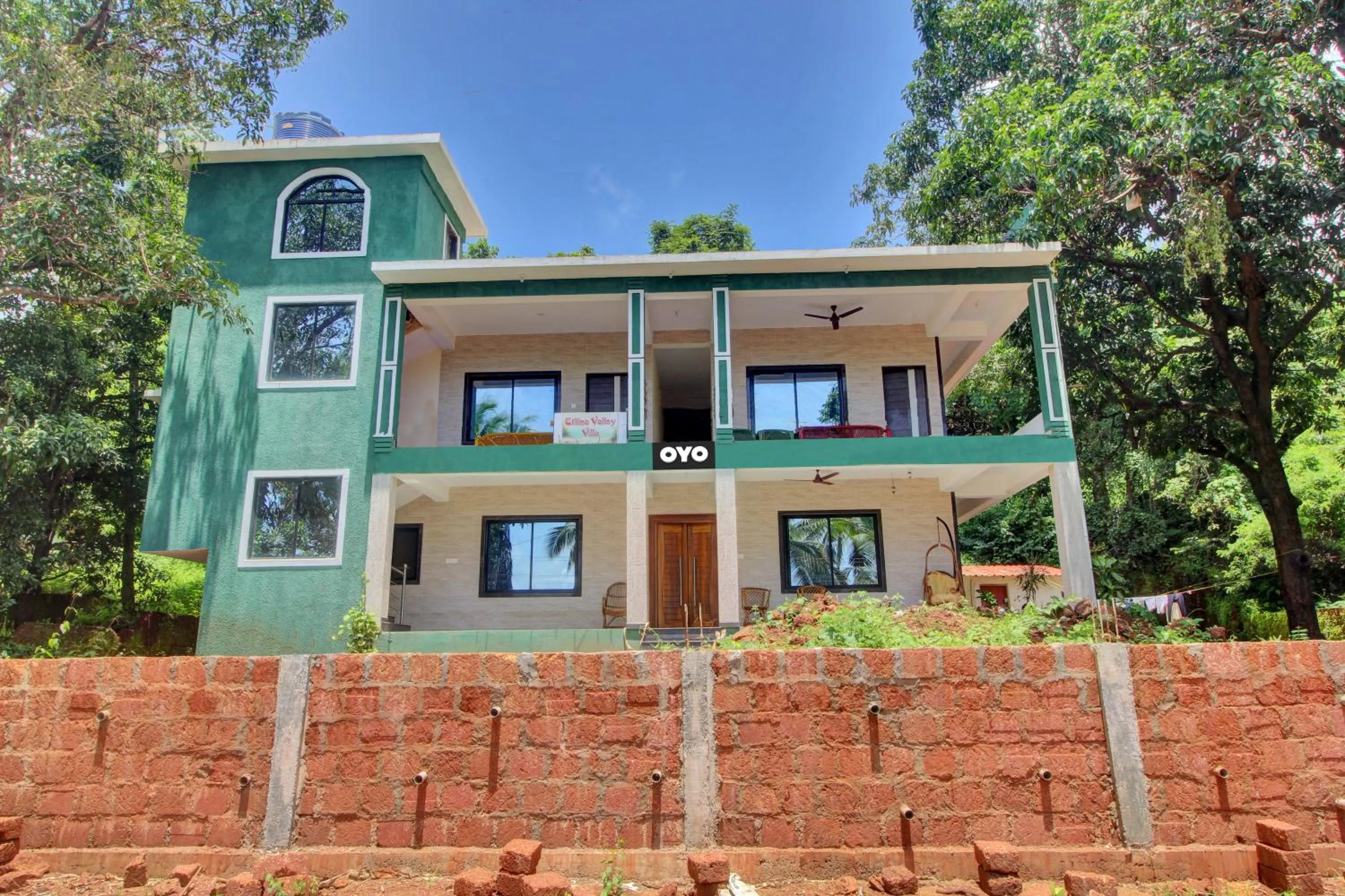 Facade/entrance in Hotel O Etllina Valley Villa