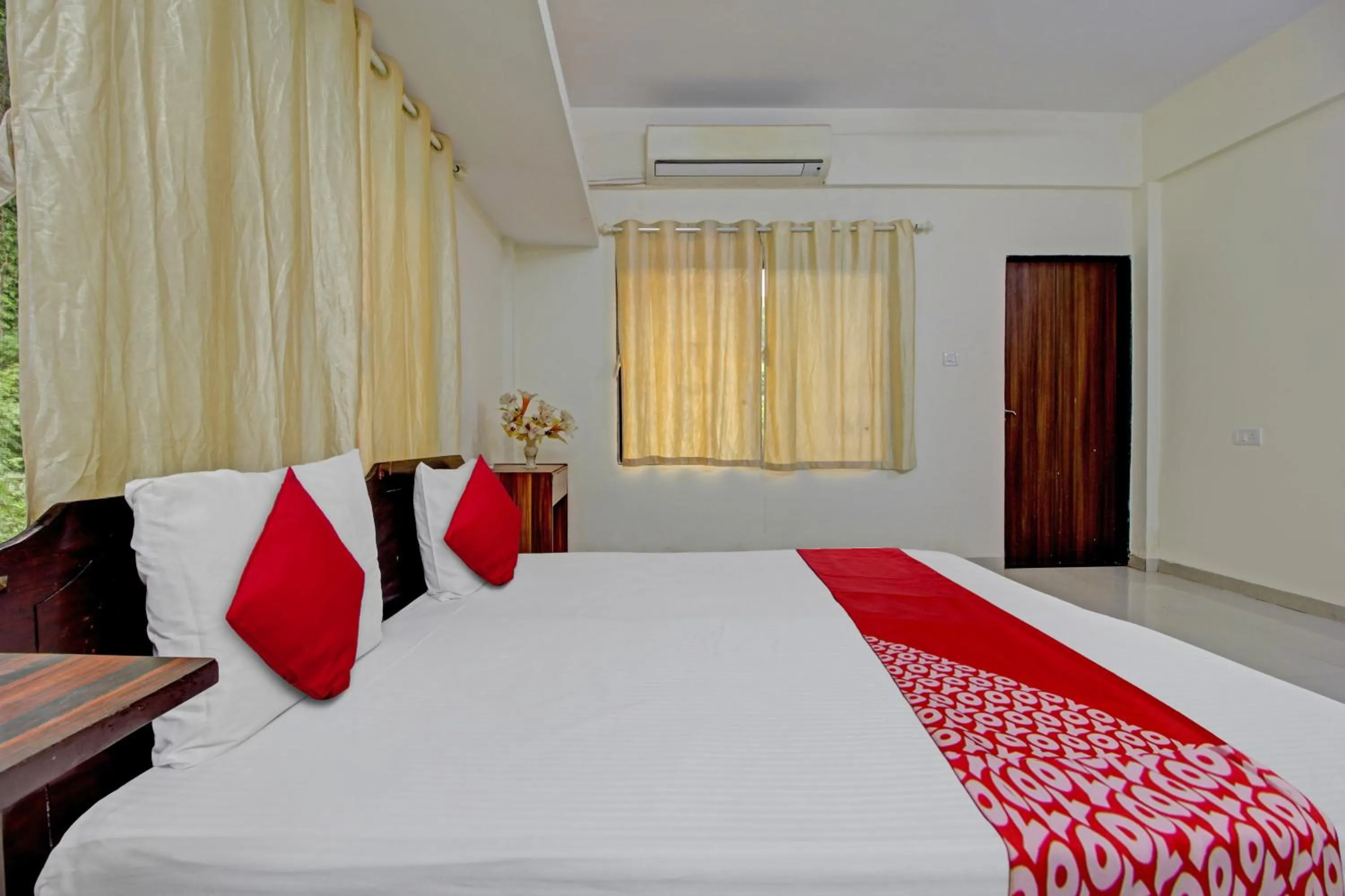 Bathroom in Hotel O Etllina Valley Villa