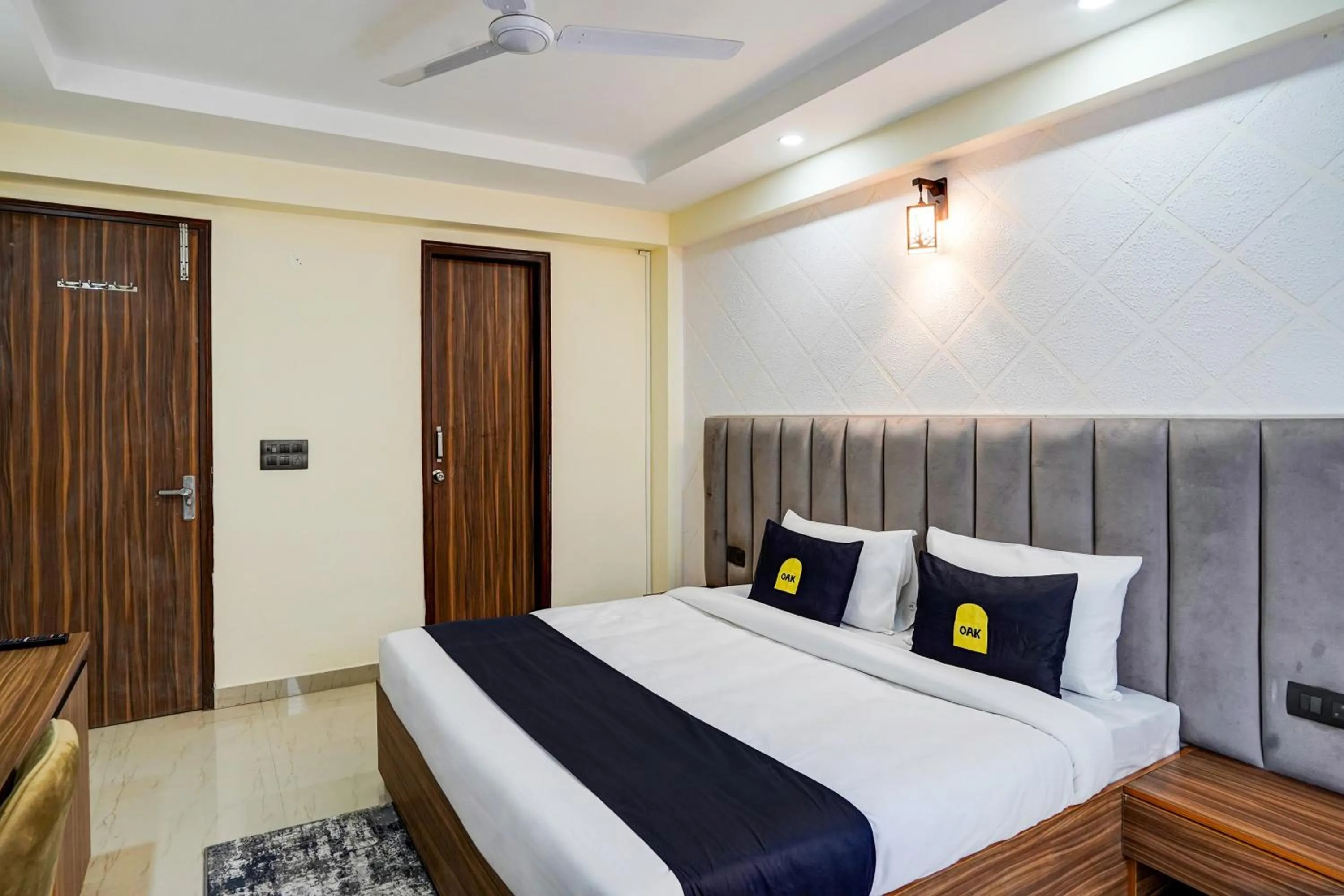 Bedroom, Bed in OYO Collection O DM 45