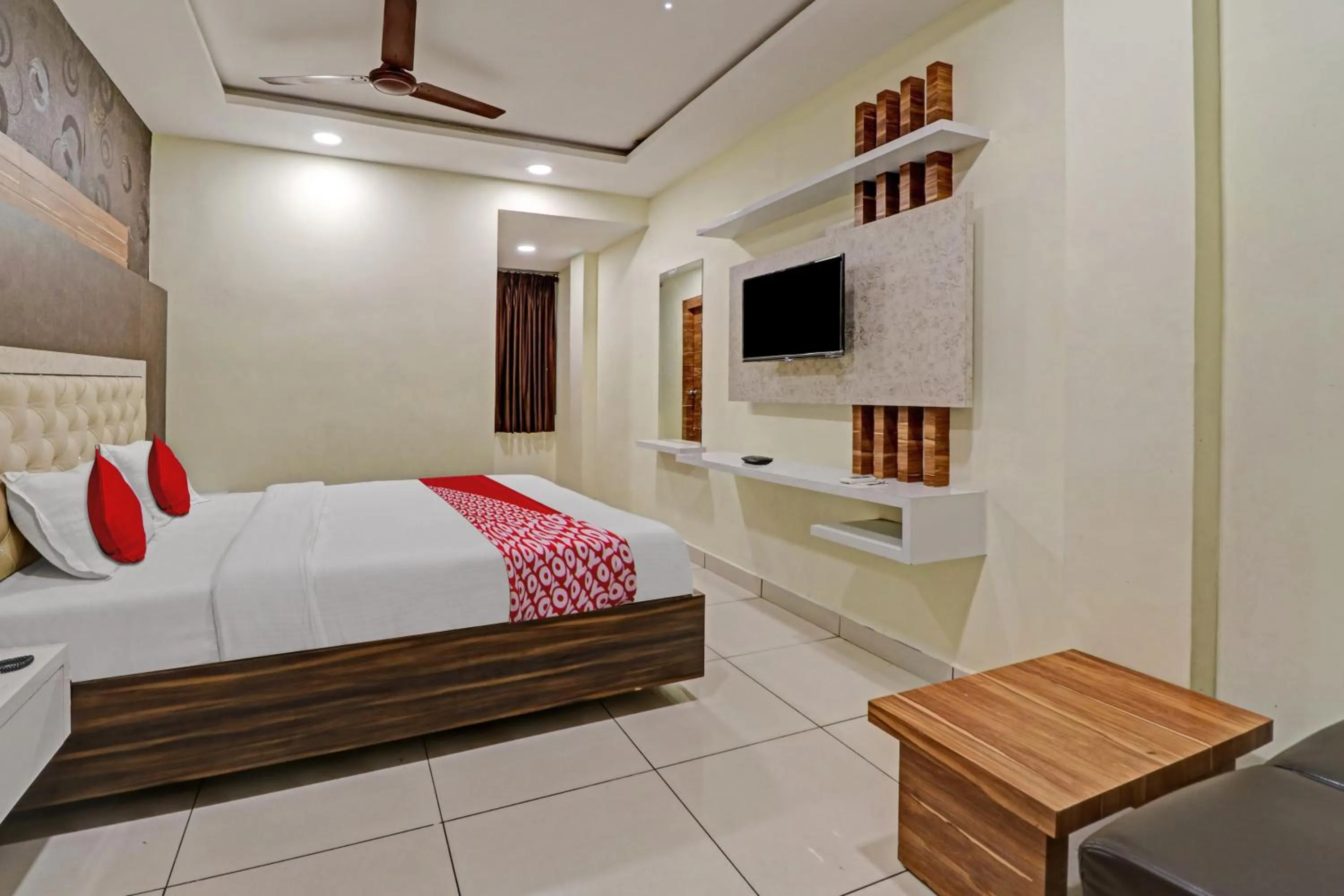 Bedroom in Hotel O Aditya Grand Inn