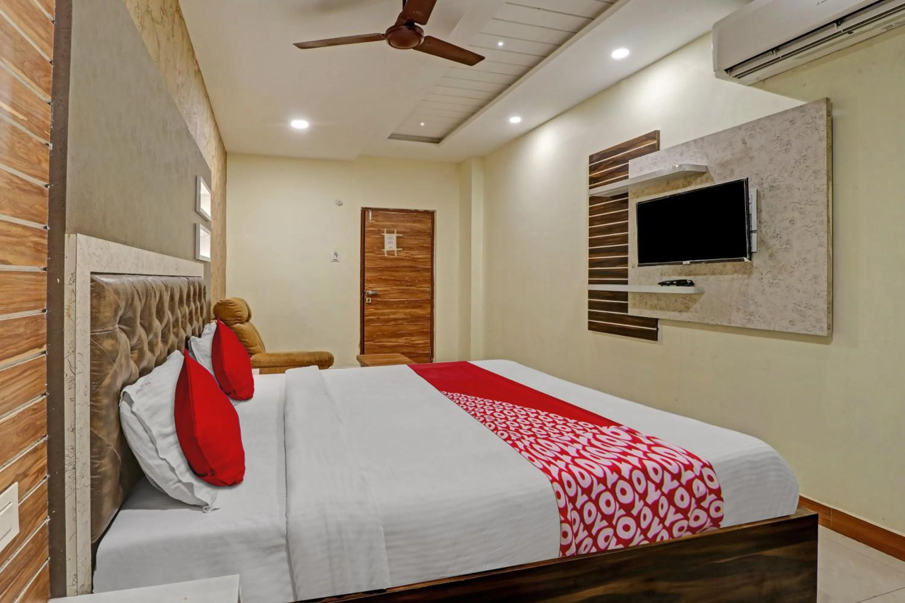 Bedroom in Hotel O Aditya Grand Inn