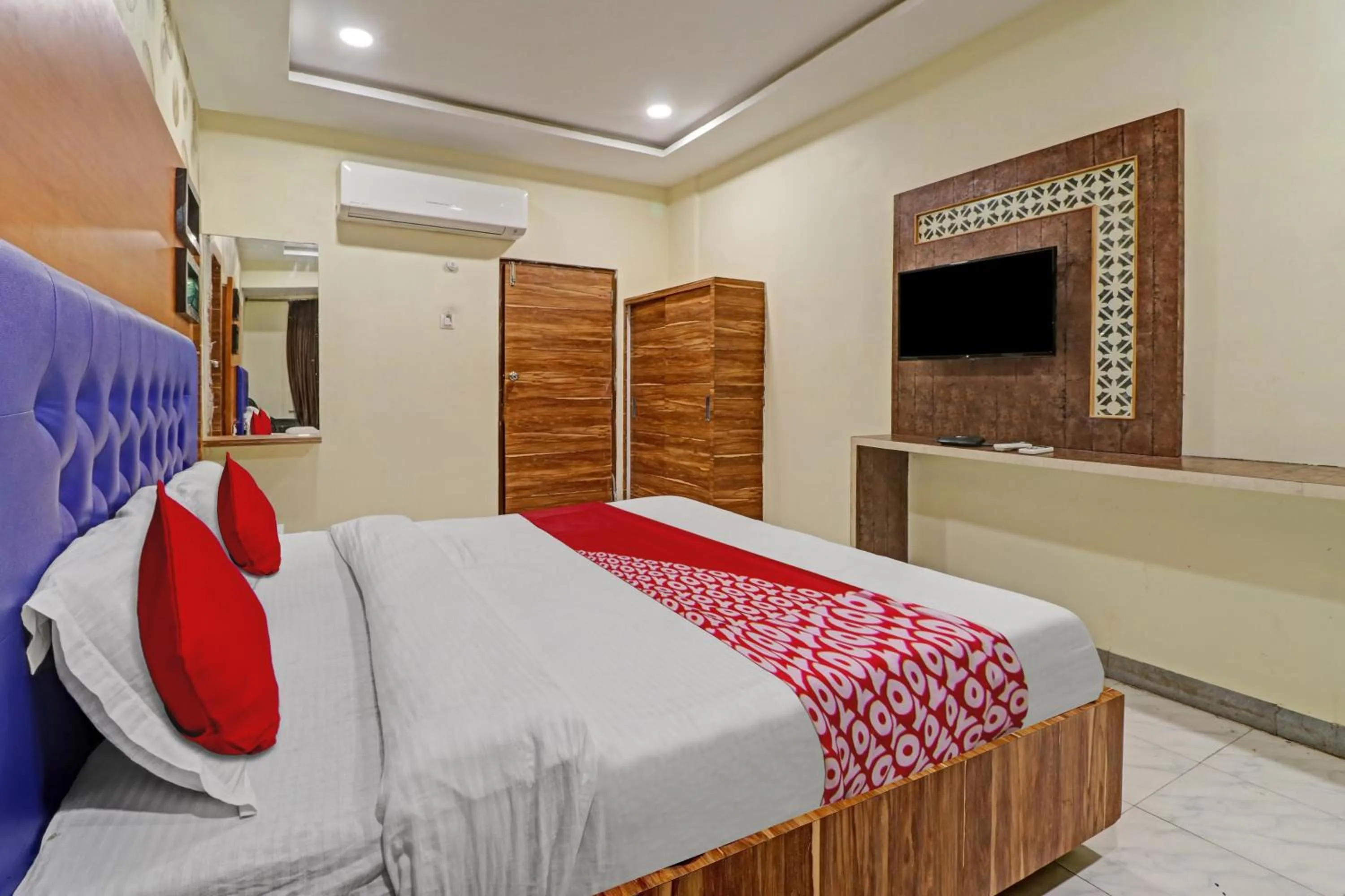 Bedroom in Hotel O Aditya Grand Inn