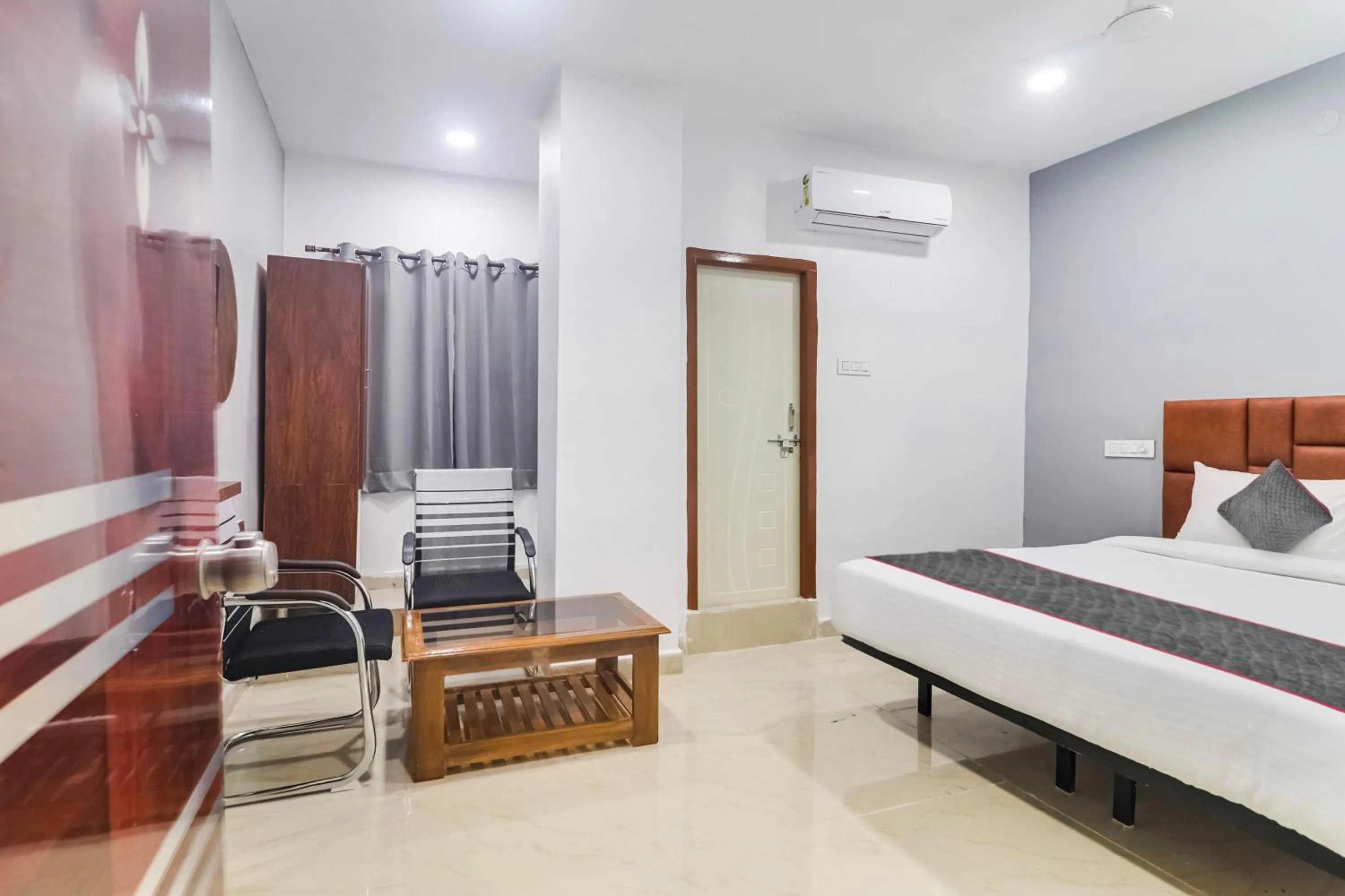Bedroom in Townhouse Lavish Oak