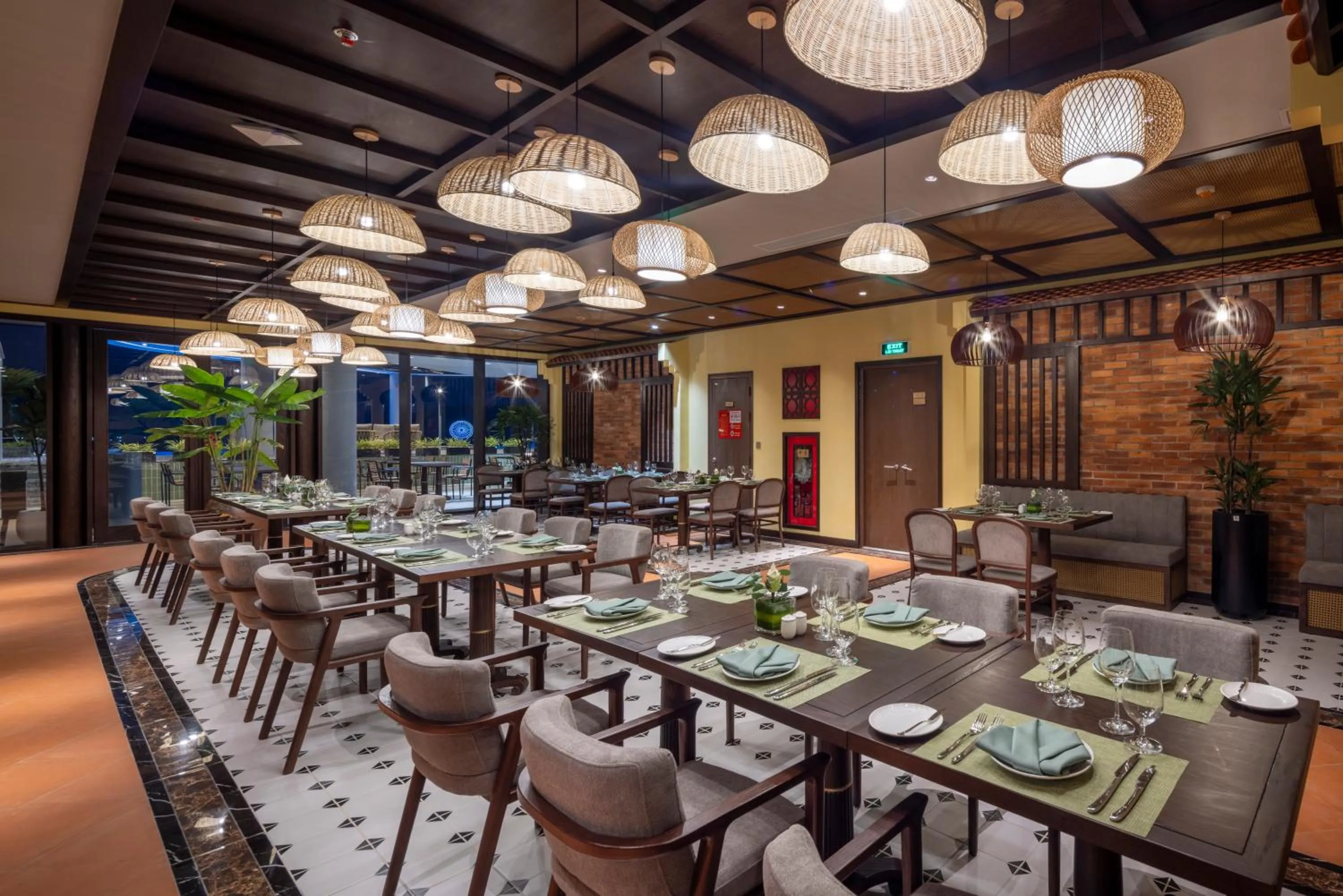 Restaurant/places to eat in Best Western Premier Marvella Nha Trang