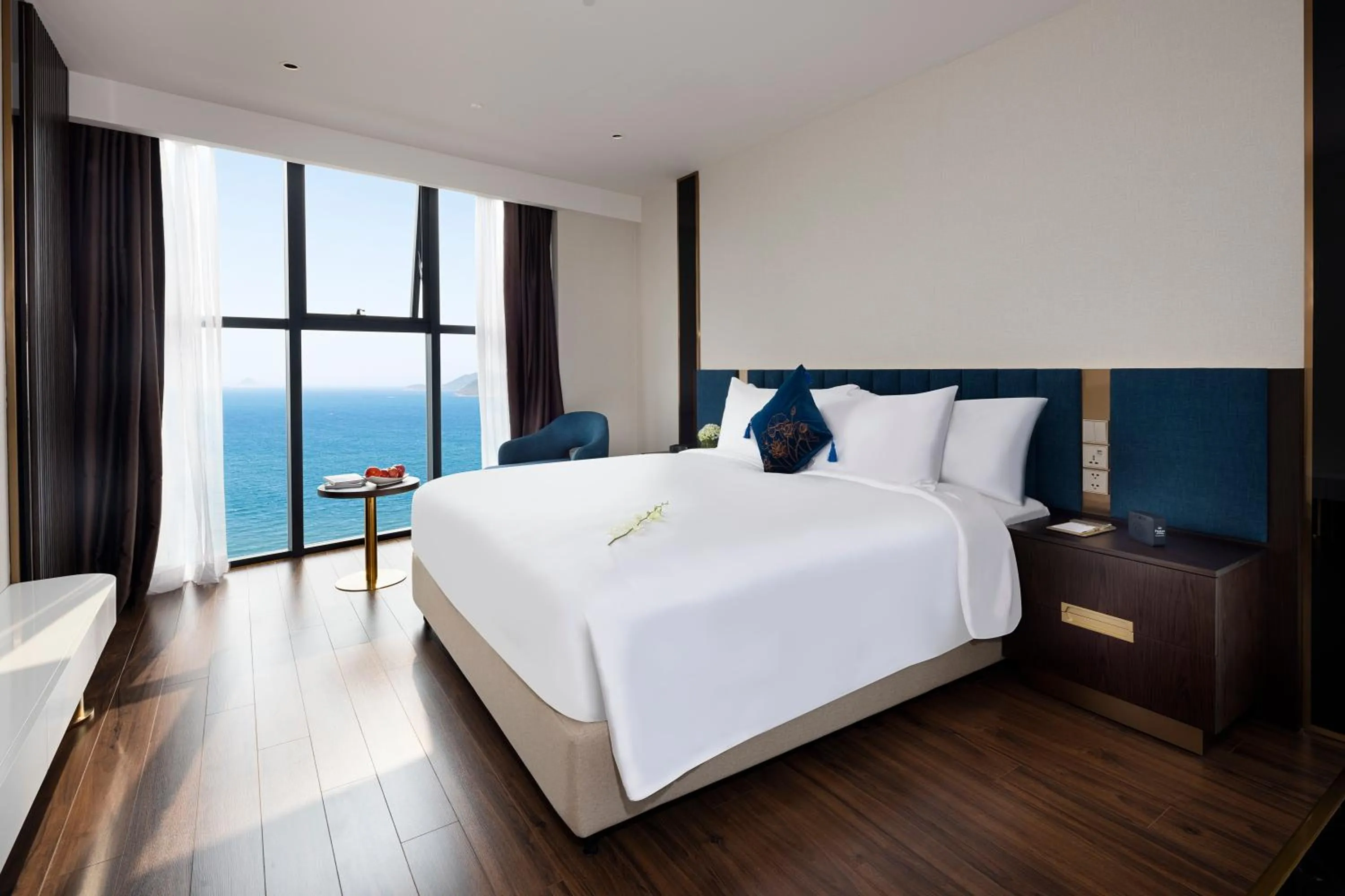 Sea view, Bed in Best Western Premier Marvella Nha Trang